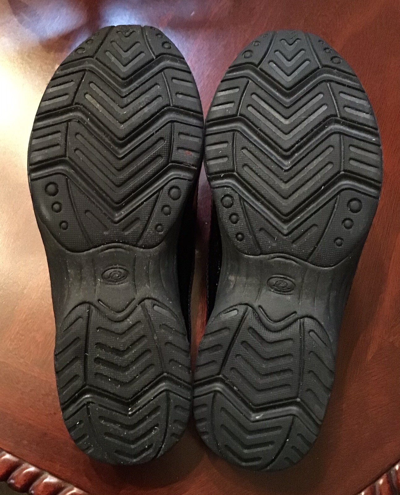 6.5 WW Easy Spirit Travel Time Quilted Textile Patent Leather Black Clogs