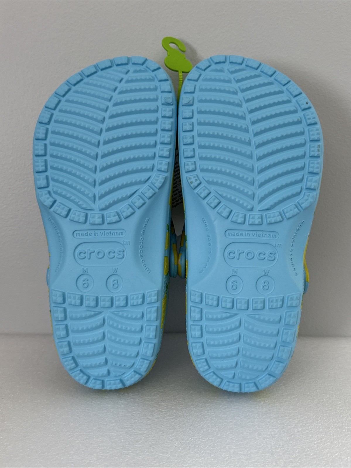 Crocs Classic Fresh Fruits Clog Lemons Womens 8 Blue / Yellow / Tinted Glass