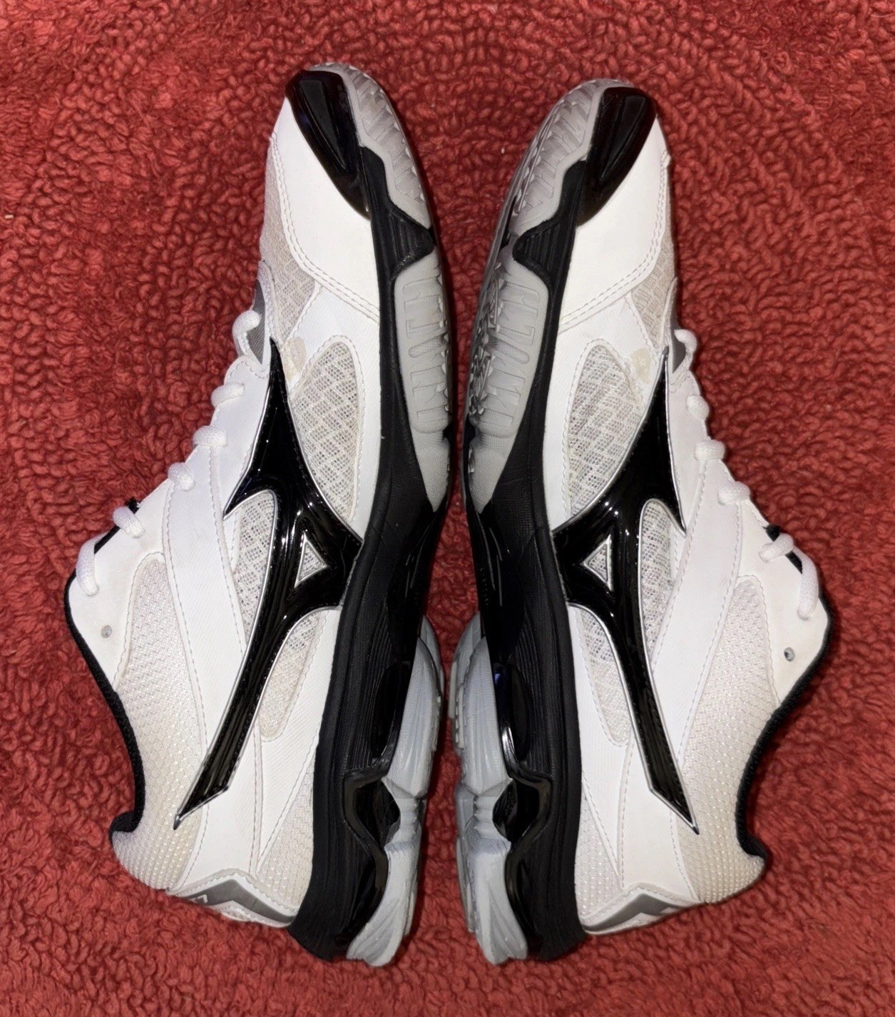 Mizuno Women’s Wave Bolt 7 Indoor Volleyball Shoes Sz 10 M, White & Black 430238