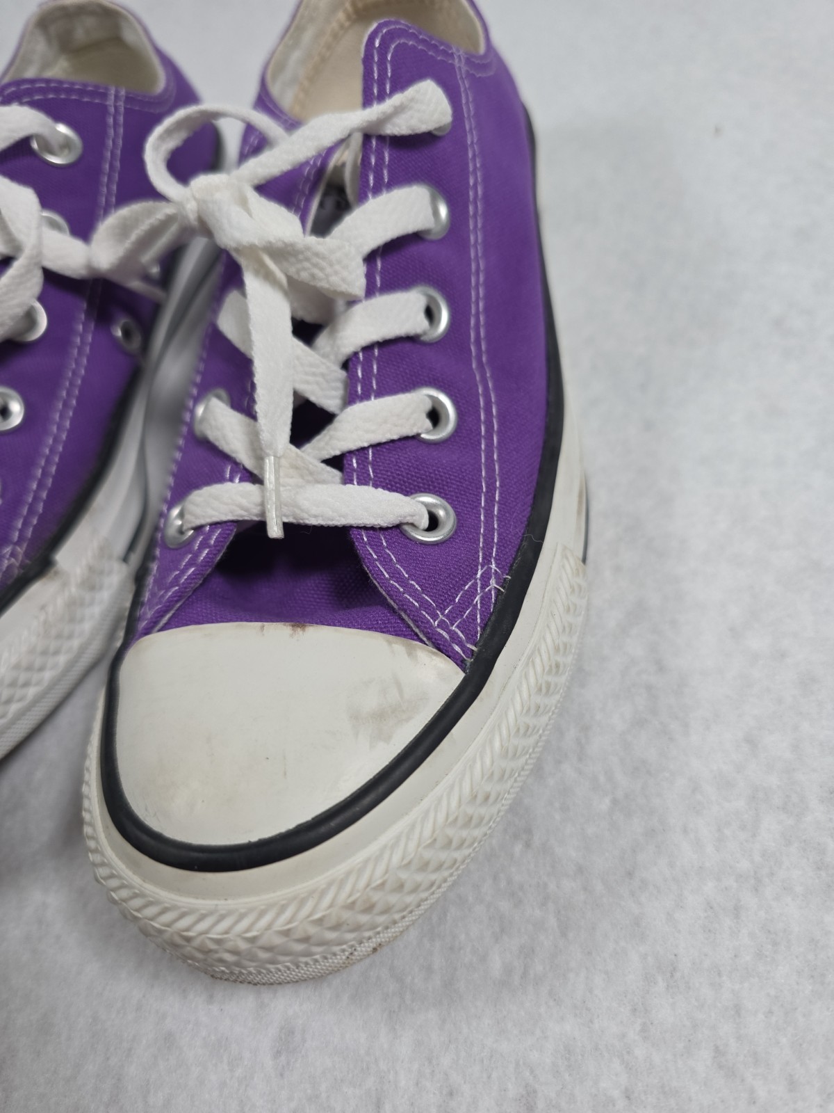 Converse Chuck Taylor All Star Low-Top Sneakers Electric Purple Women’s 6 Mens 4