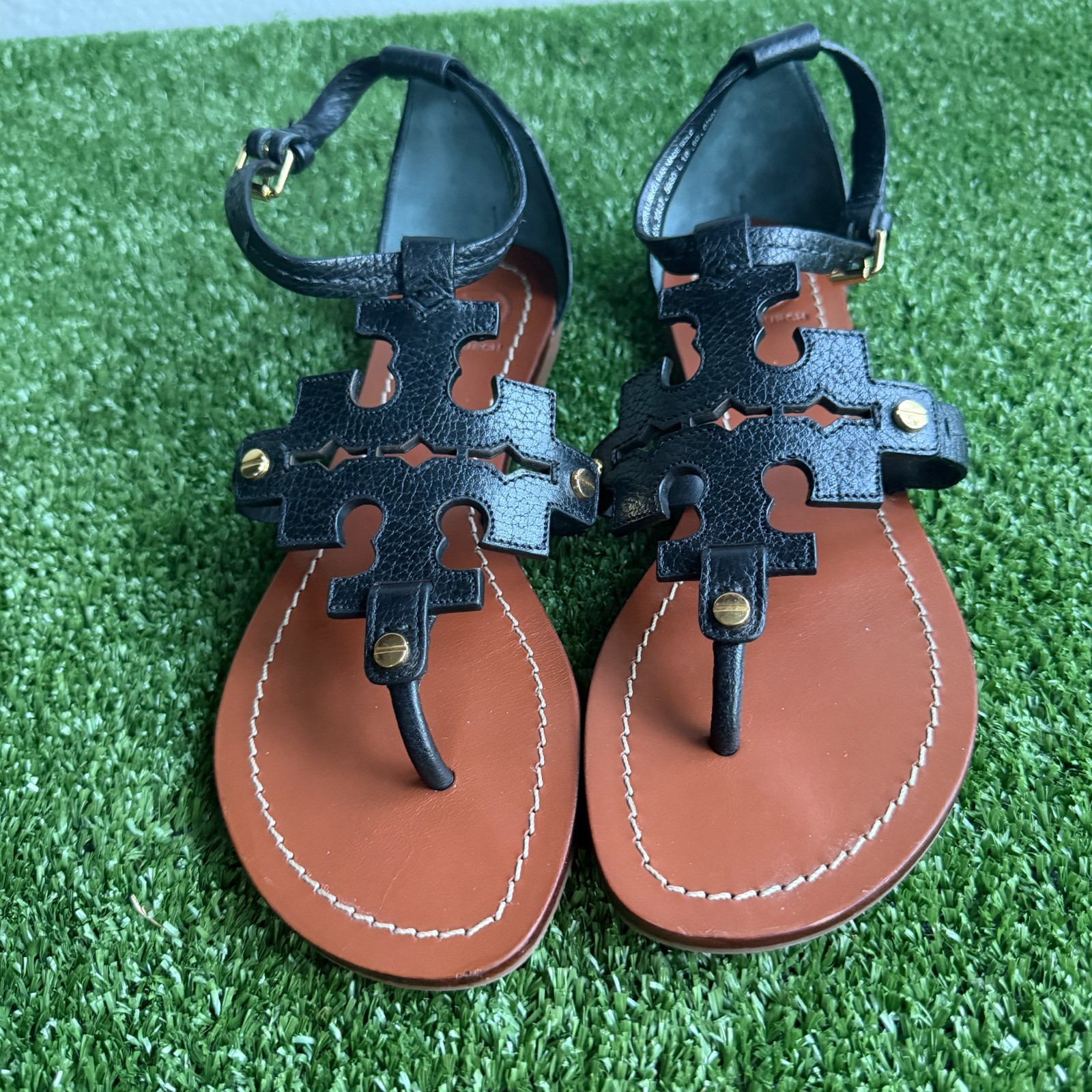 Tory Burch Phoebe Black Leather Logo Medallion Boho Summer Flat Sandals Sz 5.5M