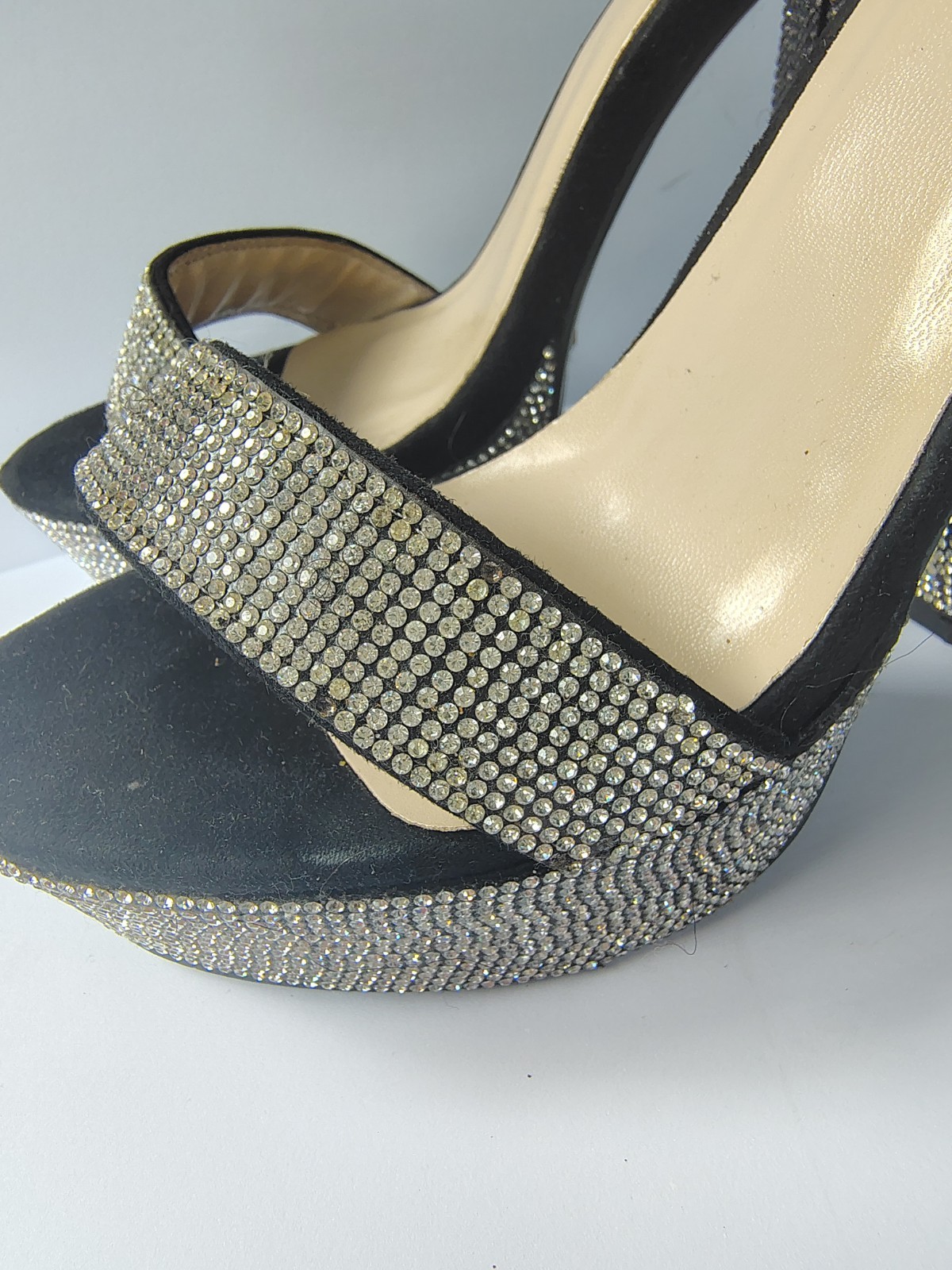 Windsor Women’s Size 8 Black/Silver Rhinestone Strappy Open Toe Block Heel