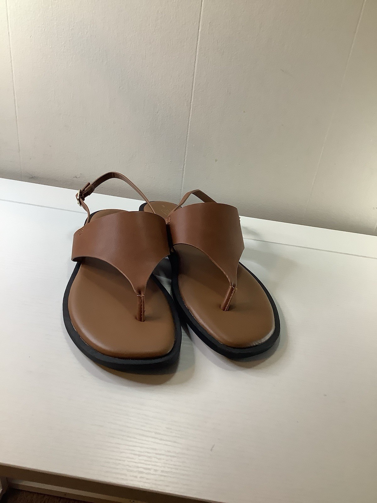 Time and True strappy toe thong Sandal New W/ Tags Size 8