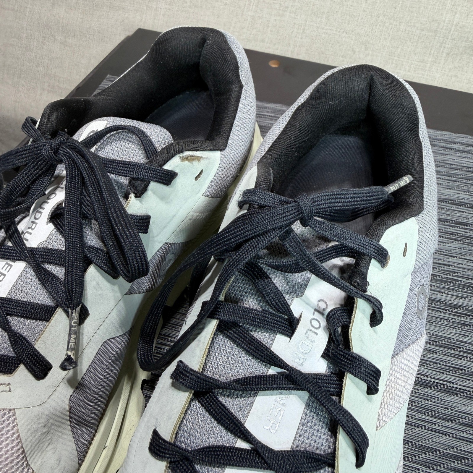 On Running Cloudrunner – Womens 8 – Frost Aloe Athletic Jogging 46.99019