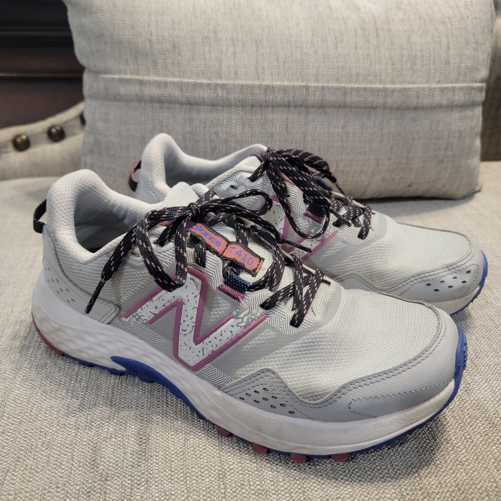 New Balance Trail Running Hiking Shoes T410 V8 Pink Grey Women’s 10 Men’s 8.5