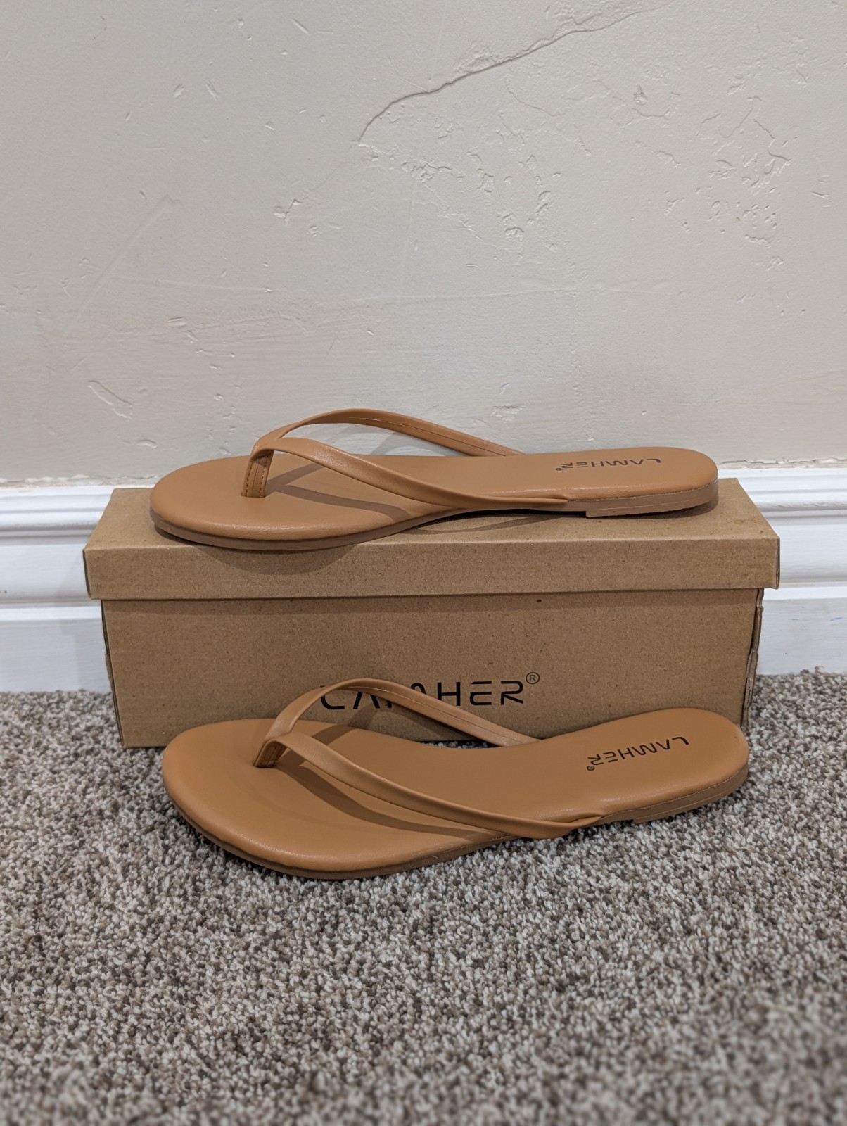 Size 7 Women’s Lamher Summer Thong Camel Brown Slip On Classy Sleek Sandals