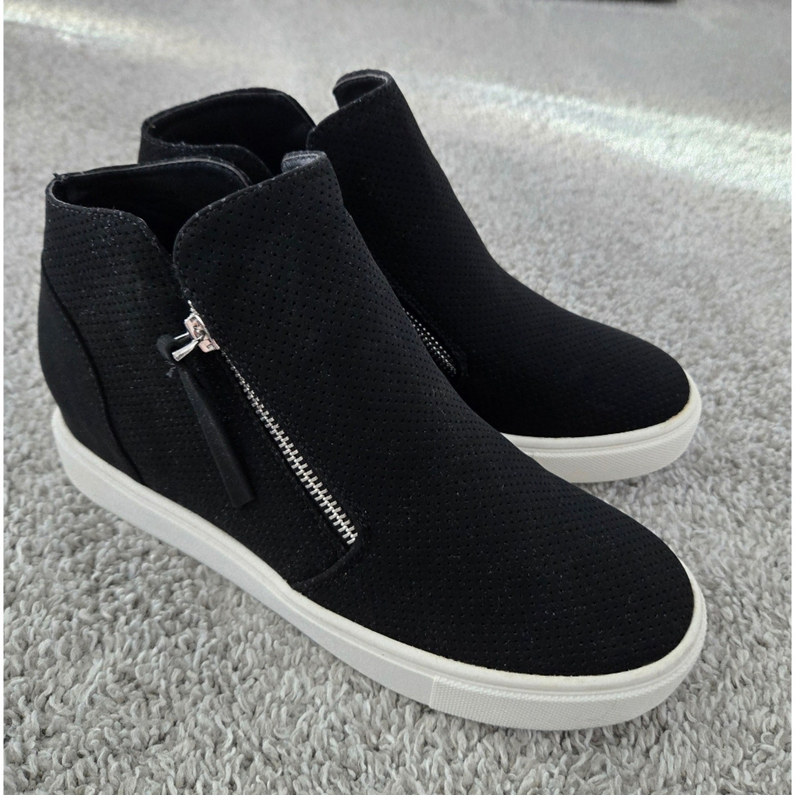 JustFab Womens Black Casual Platform Wedge Sneaker Booties Kayden. Black. Size 8