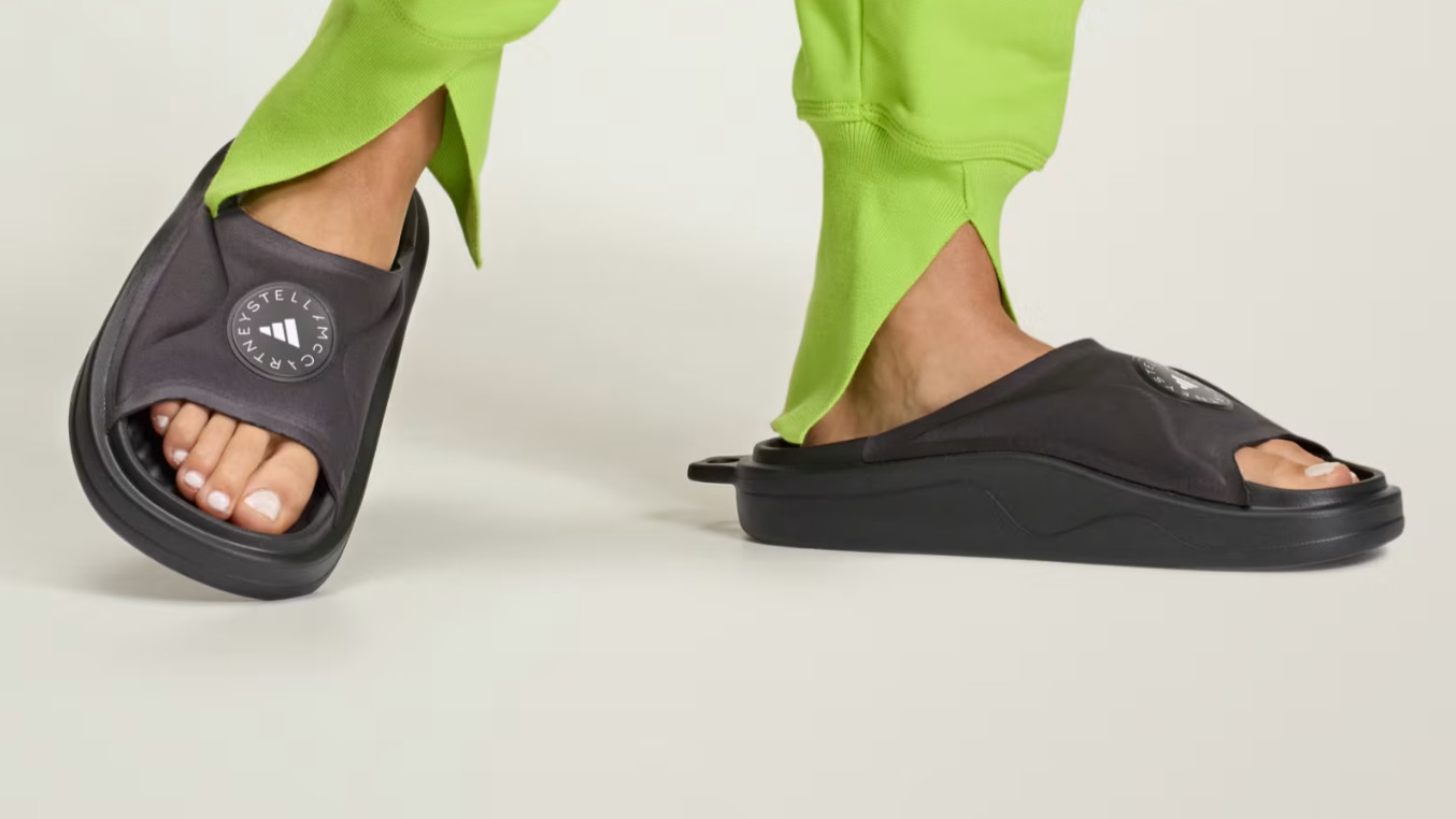 Adidas by Stella McCartney Women’s aSMC Slide – Size: 7 – JS0265 – Black – NEW !