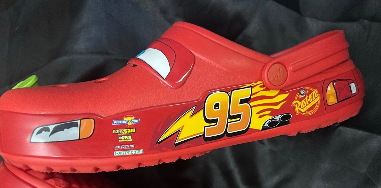 RARE Disney Pixar Cars Lightning McQueen Light-Up Crocs Adult W9 NWT