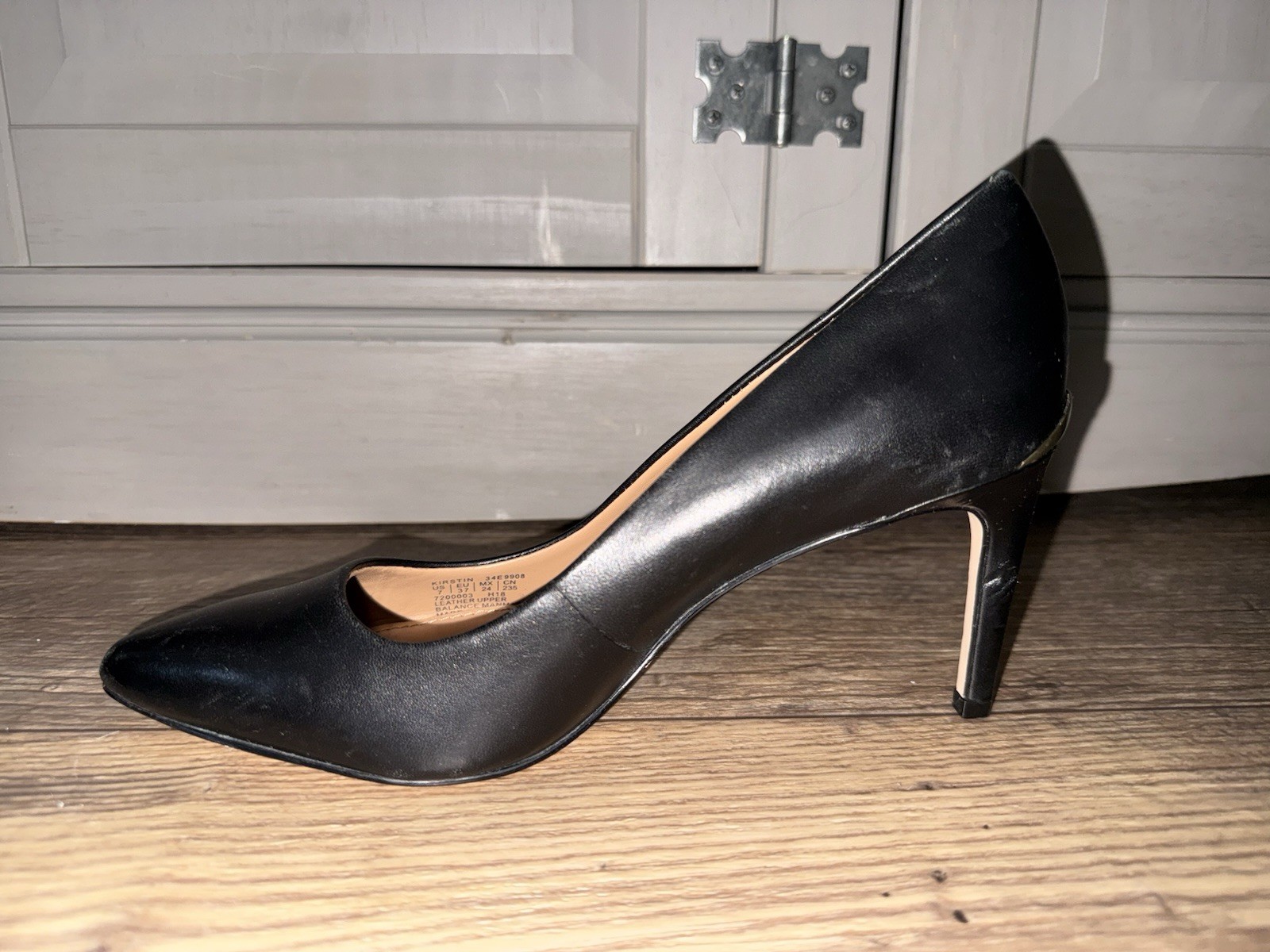 Calvin Klein Womens Black Leather Slip On Stiletto Pump Heels Size US 7.5