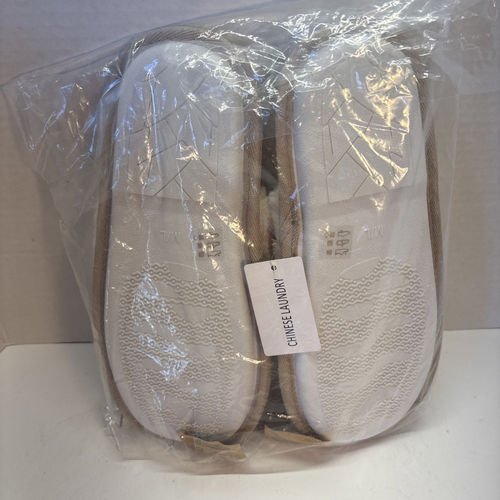 Chinese Laundry Slippers Size M/L
