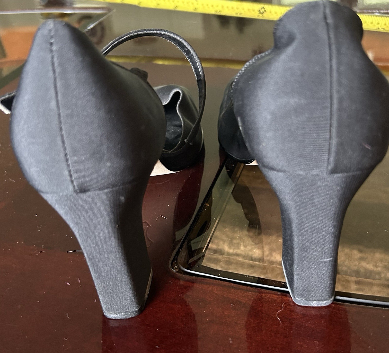 Nine West Women’s Black Strappy Closed Round Toe Pumps Size 8 M Block Heel 3.5”