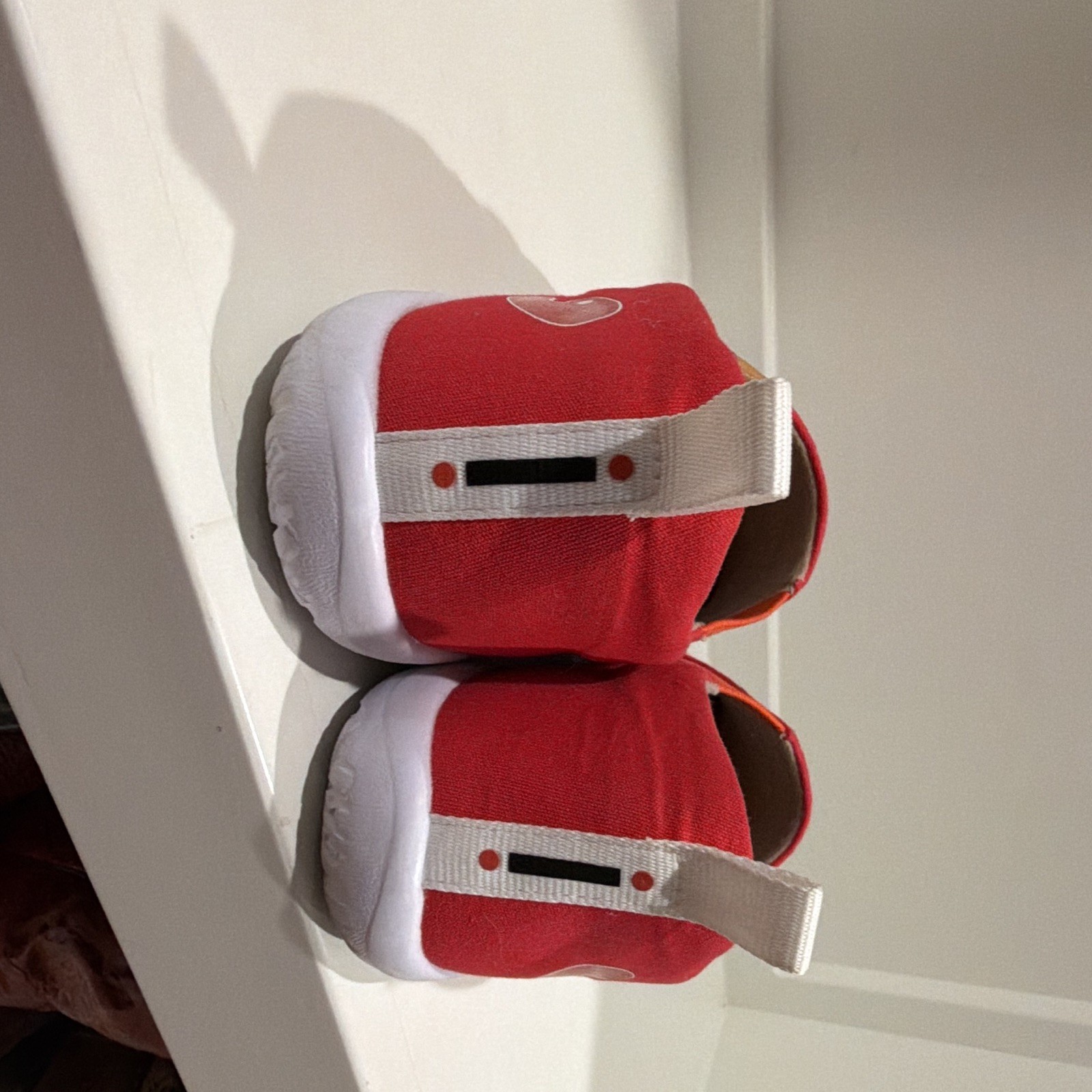 UIN Toledo Unisex Adults Red/White Low Top Slip-On Athletic Sneakers