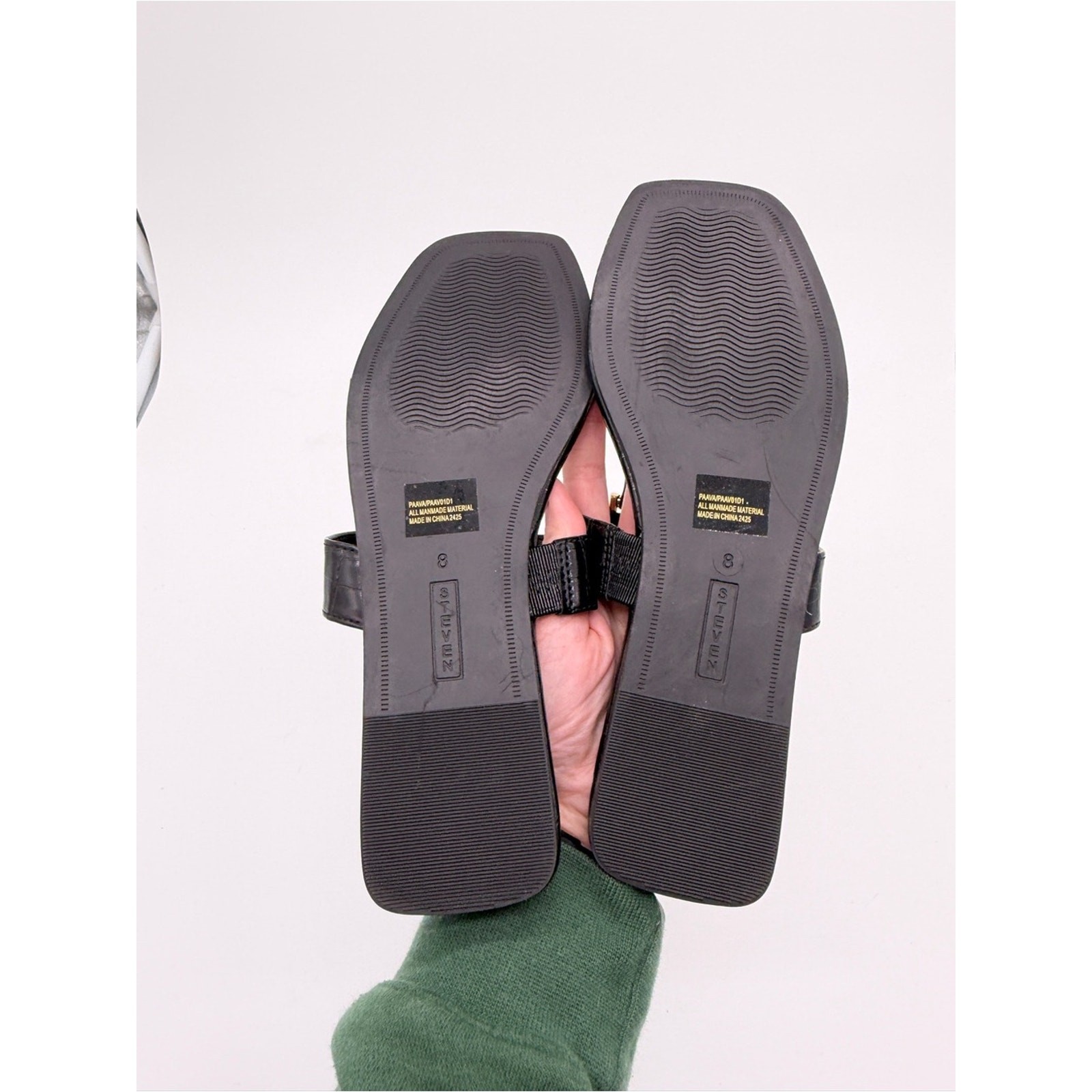 Steven New York Pava Sandals Black Croc Embossed Thong Gold NWOB – US 8