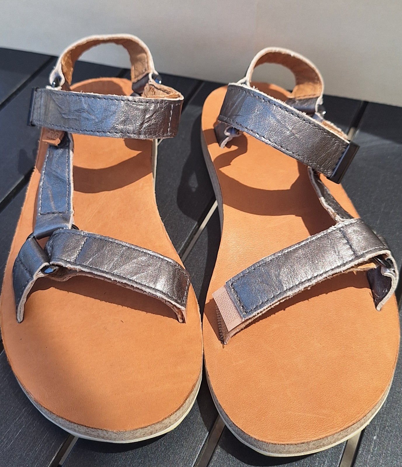 Teva Midform Universal Mirrored Metallic Pewter Size 7 Women 1015835