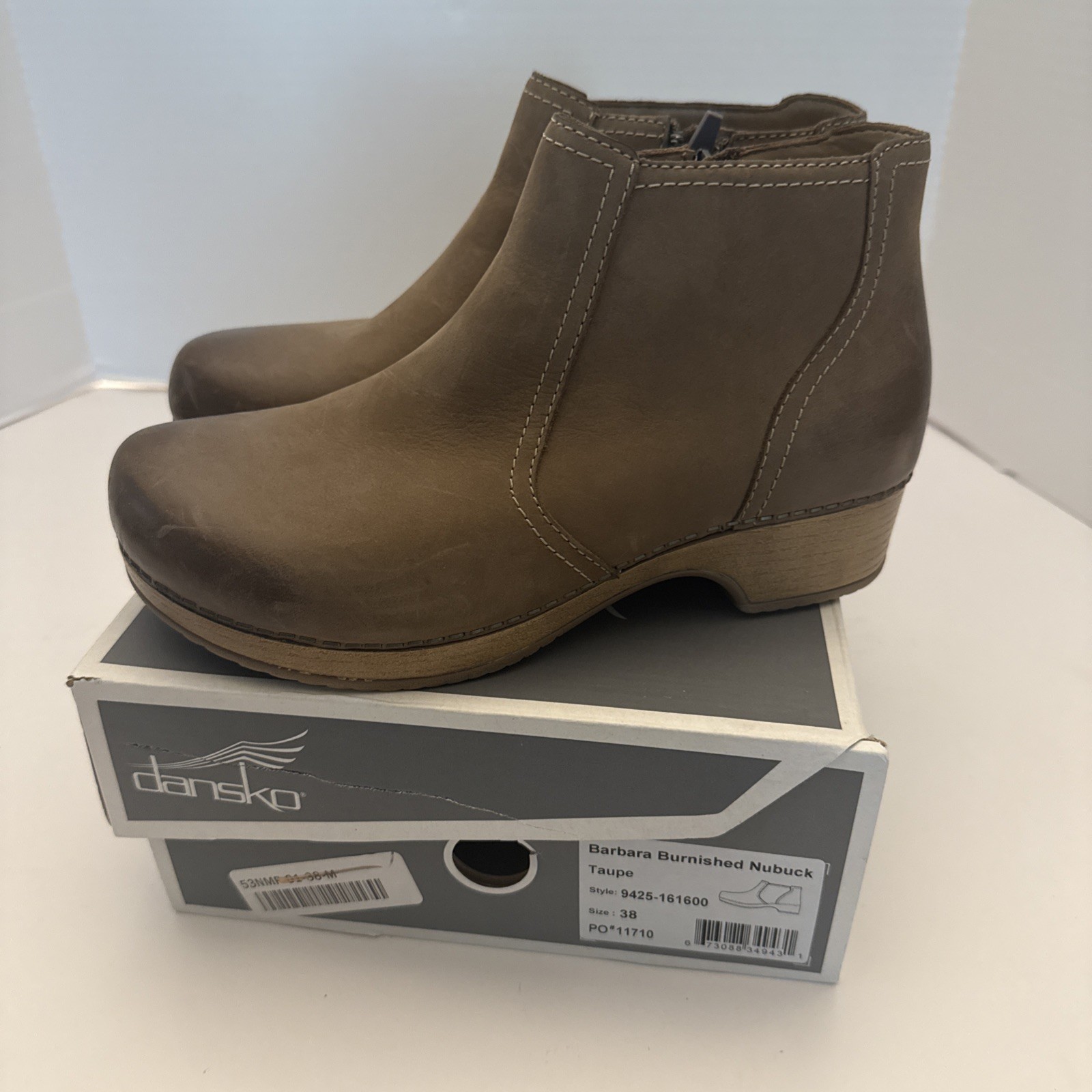 Dansko Barbara Taupe Burnished Nubuck Clog Boots Women’s Size 38 U.S. 7.5-8