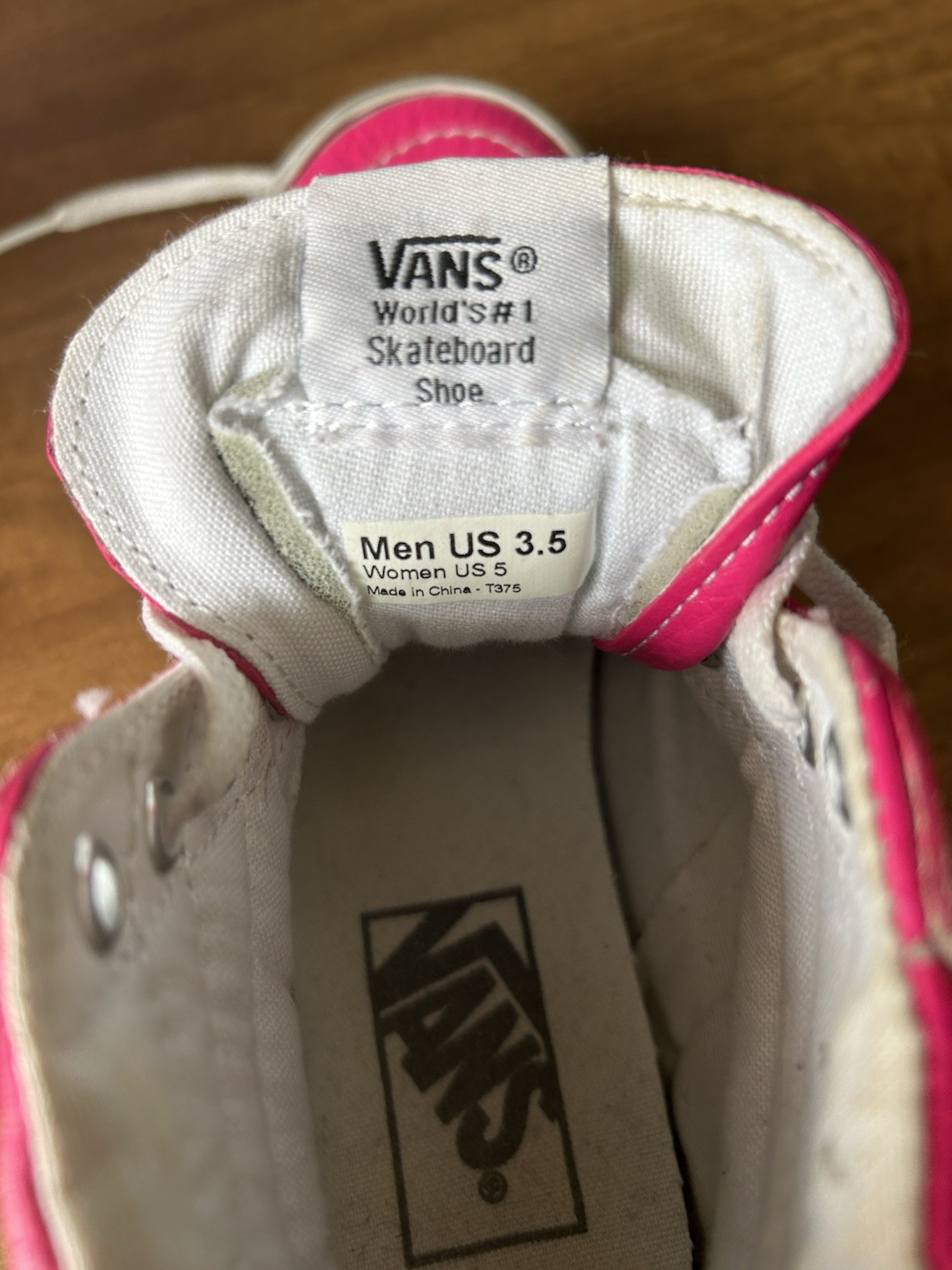 Vans Sk8-Hi Hot Pink Leather High-Tops – Women’s 5 / Men’s 3.5