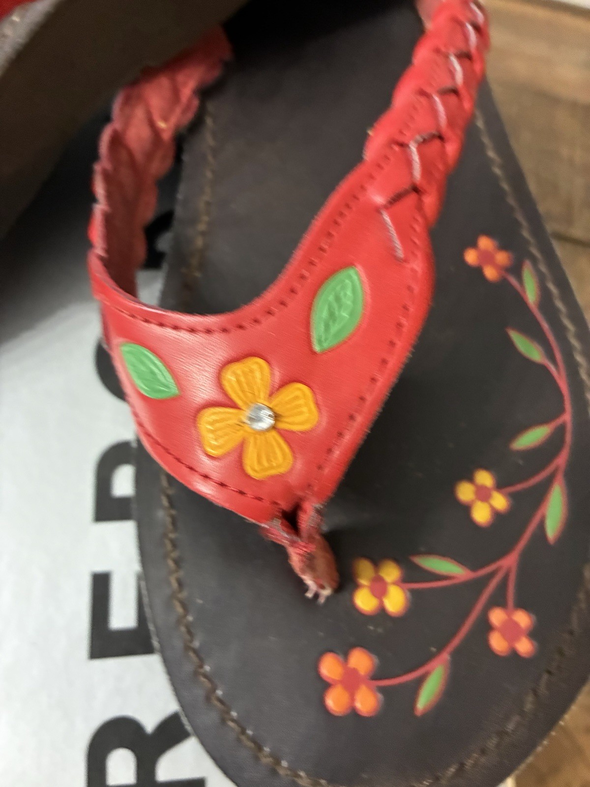 Report Women’s Floral Thong Sandals Leather Braided Strap Slip On US 9