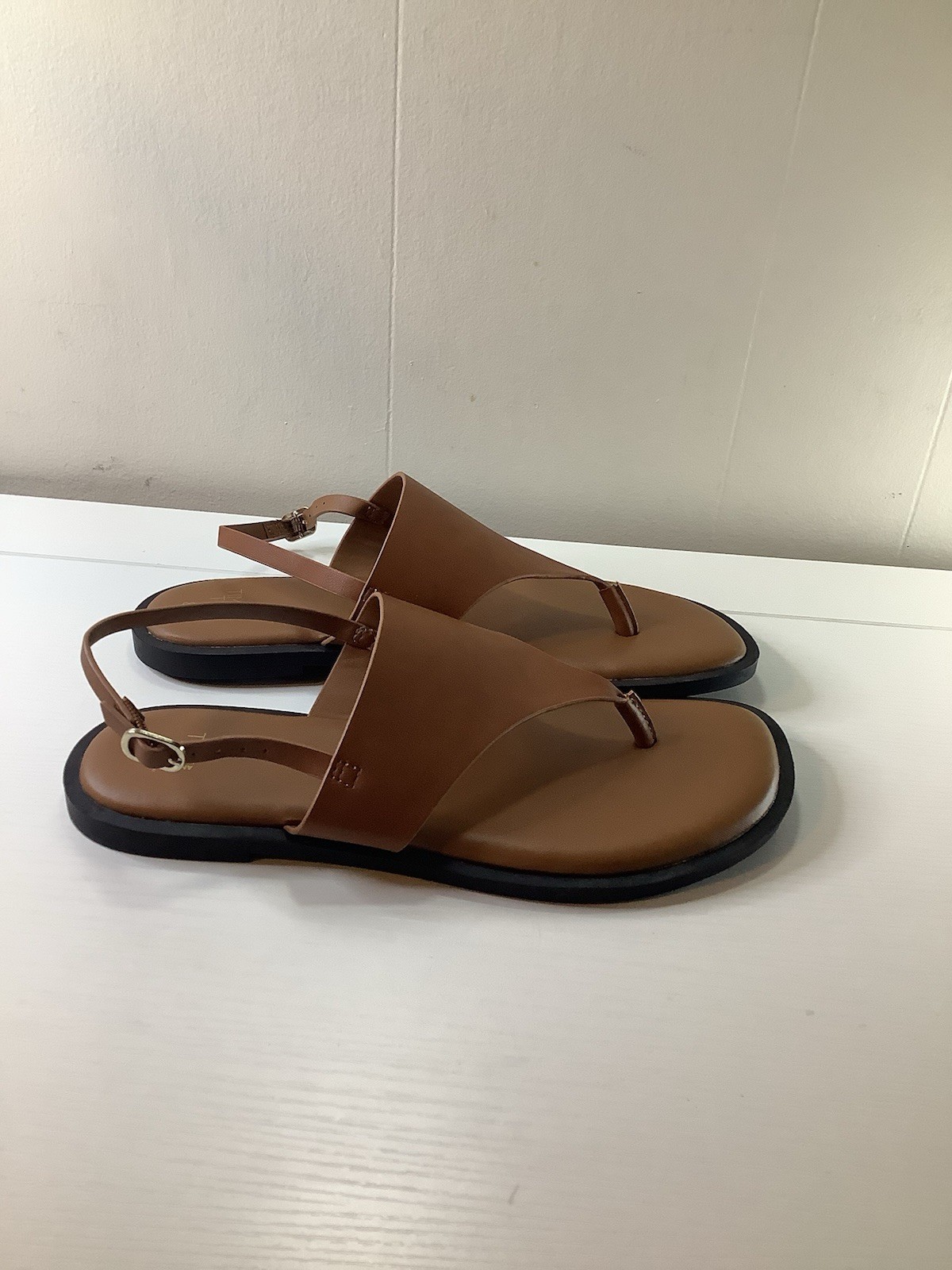 Time and True strappy toe thong Sandal New W/ Tags Size 8
