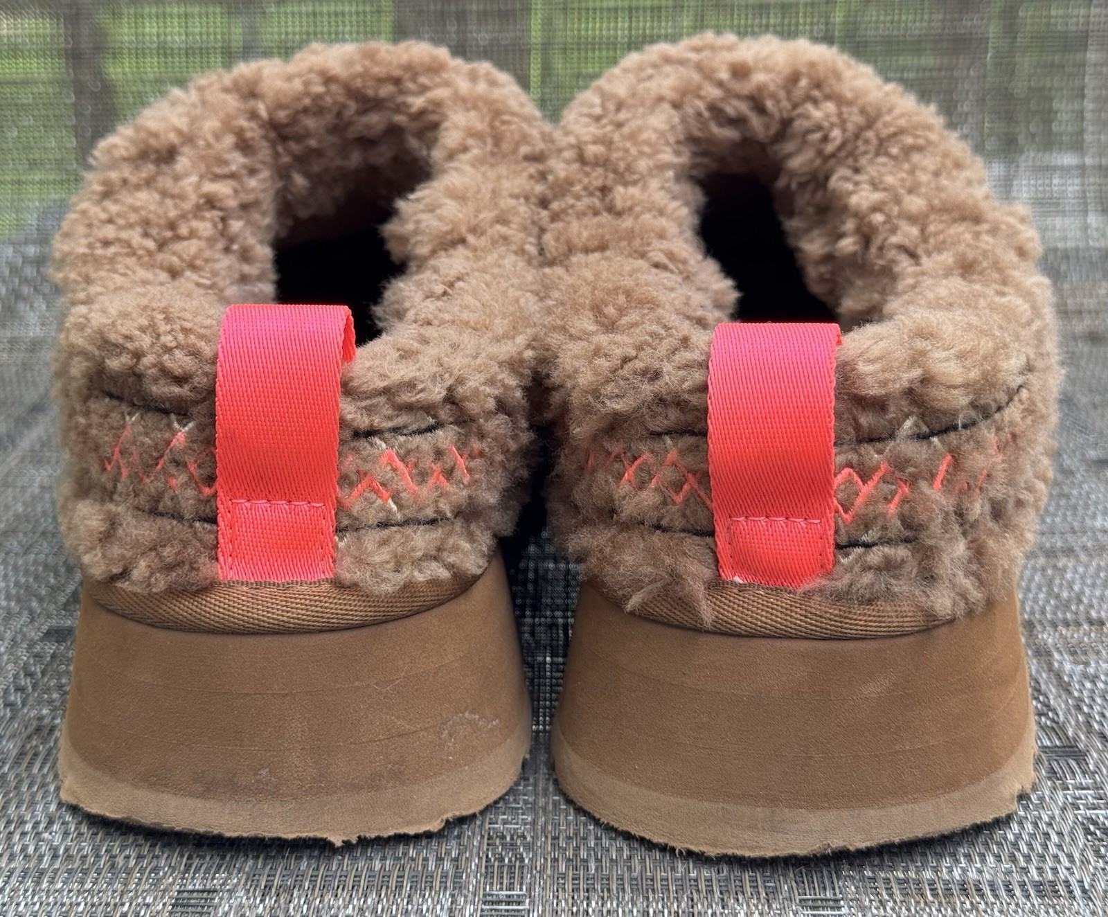 Ugg Tazz Braid Platform Slippers Hardwood Size 9 EUC!