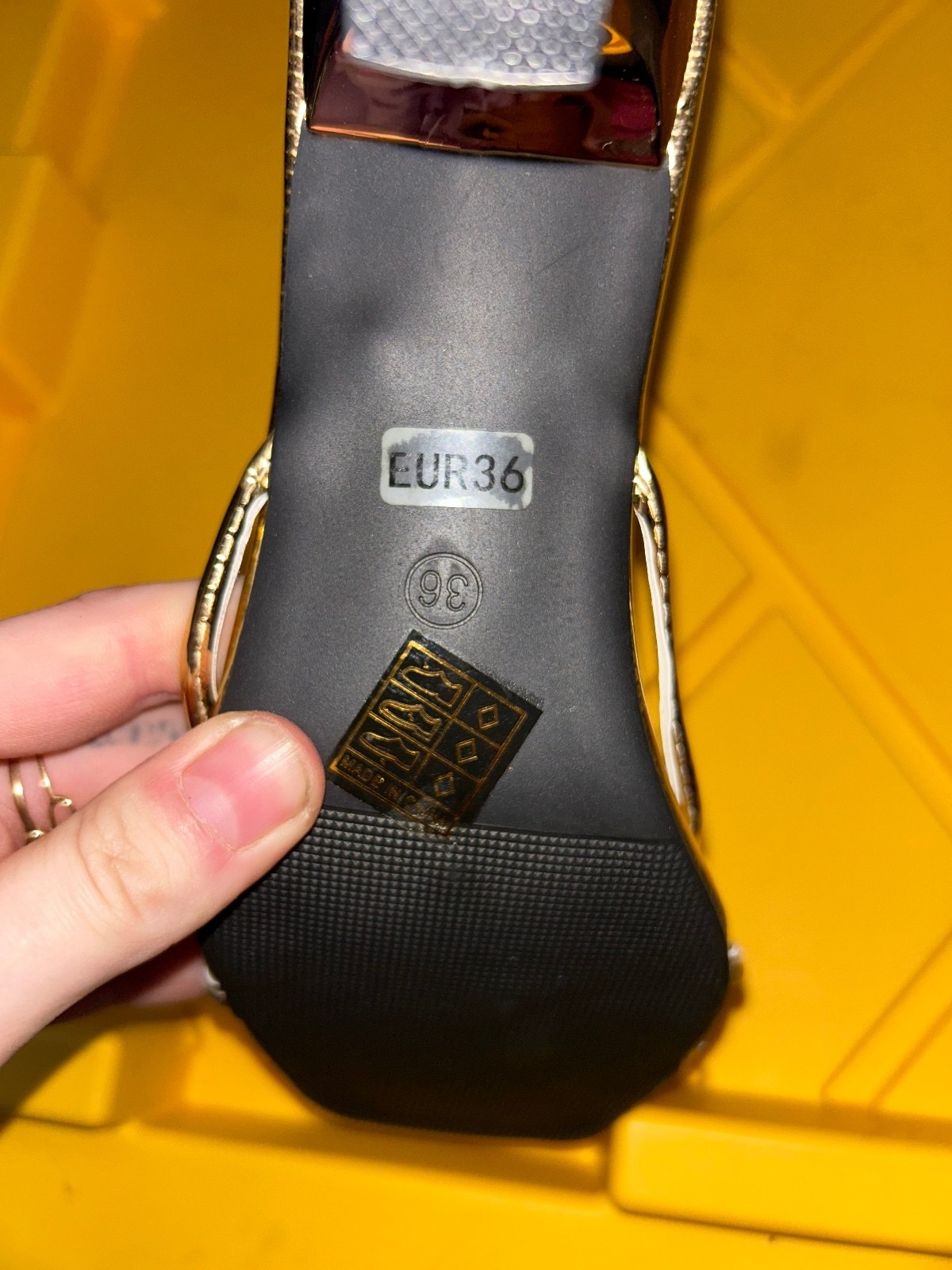 New Without Tags Women’s Gold Heeled Sandals Size EUR 36, Kn