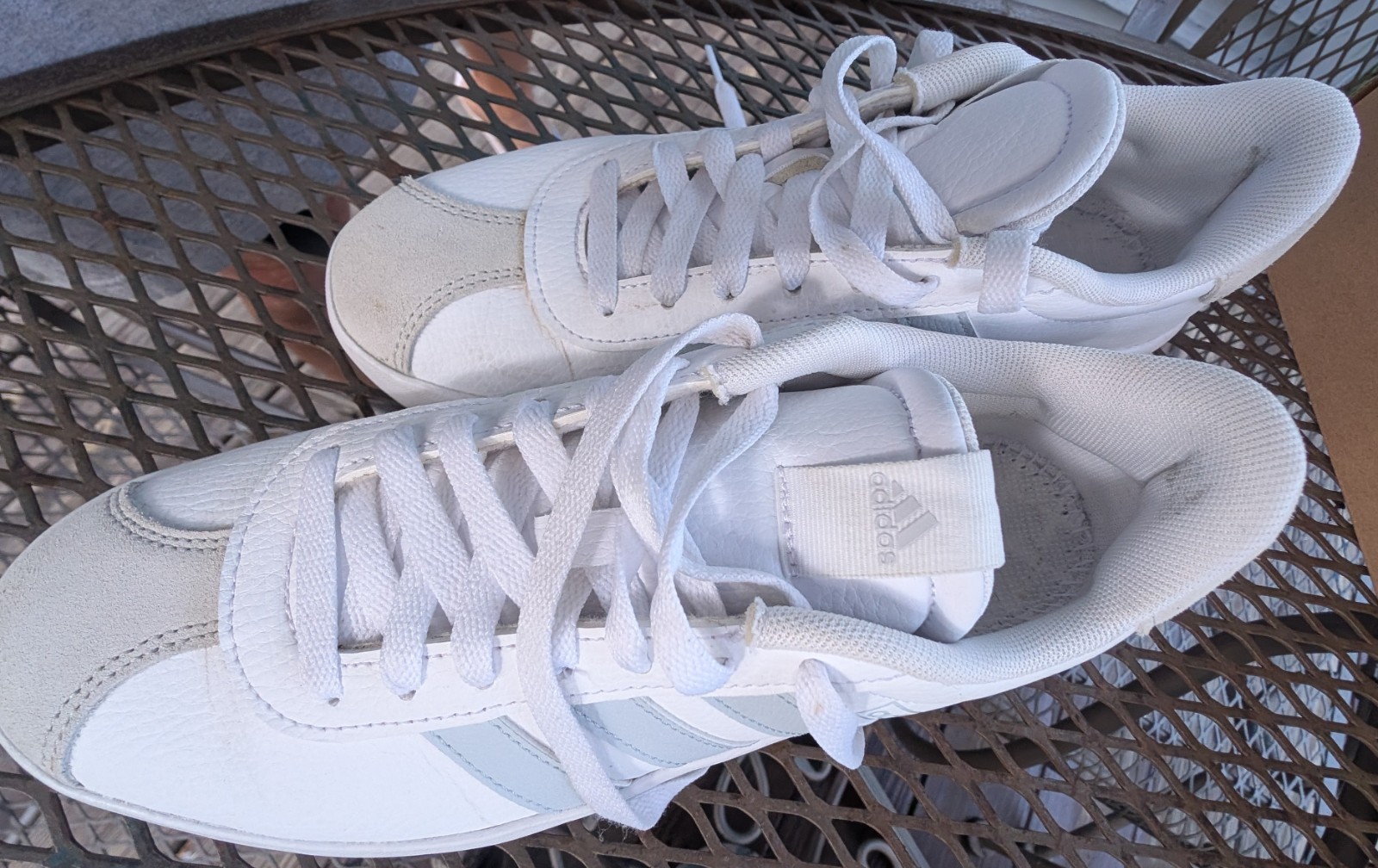 Adidas Court 3.0 White/Gray Leather Low Top Athletic Sneaker women’s SIZE 7.5