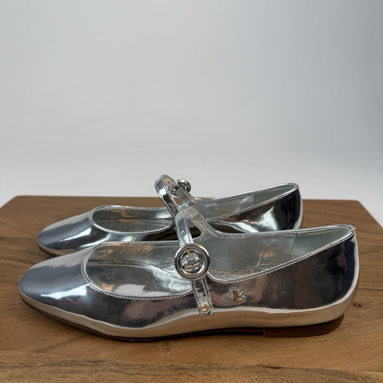 New Womens Larroude Blair Silver Specchio Leather Mary Jane Flats Shoes Size 5 B