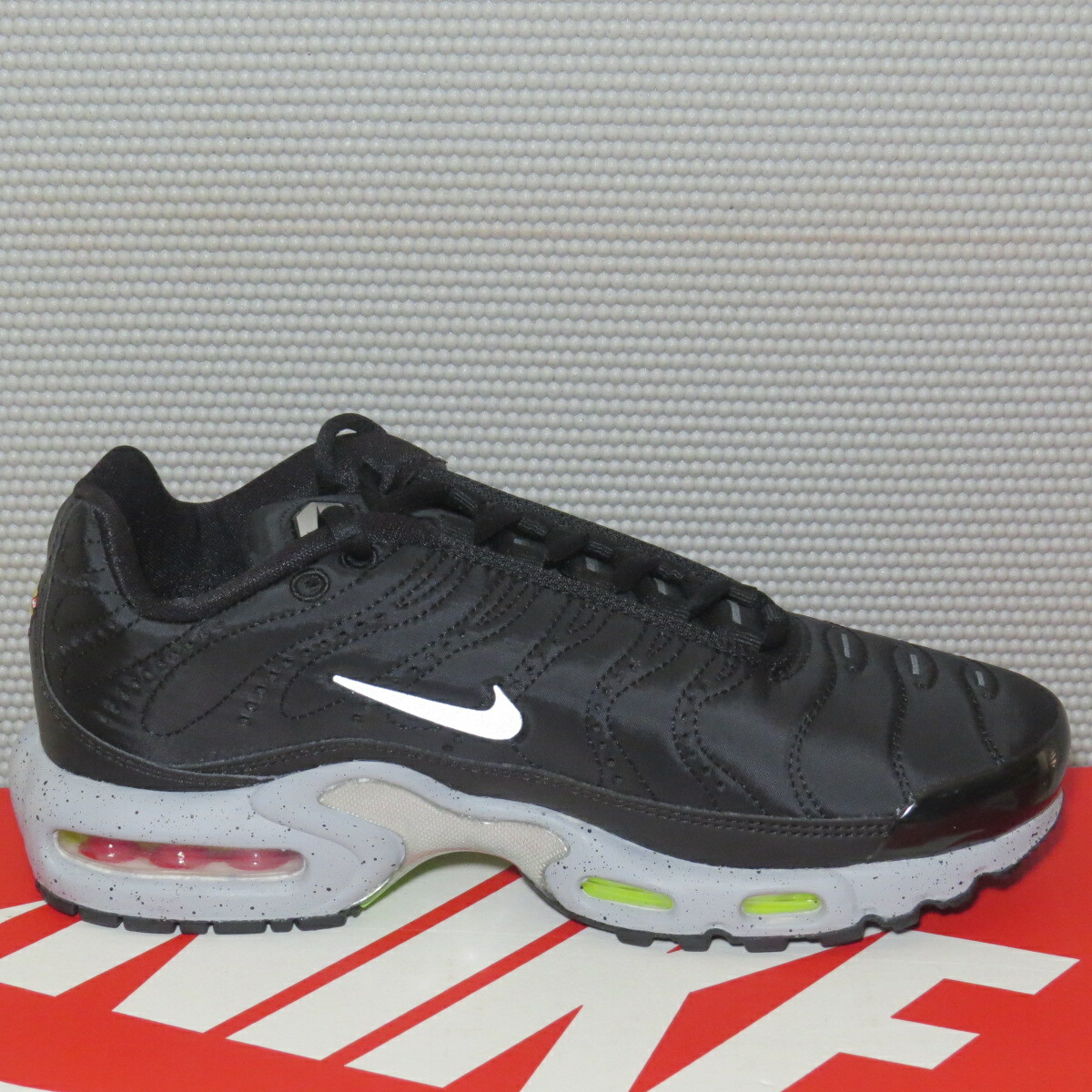 Nike Air Max Plus Premium Black Matte 815994-003 Size Mens 6 – Womens 7.5 NIB