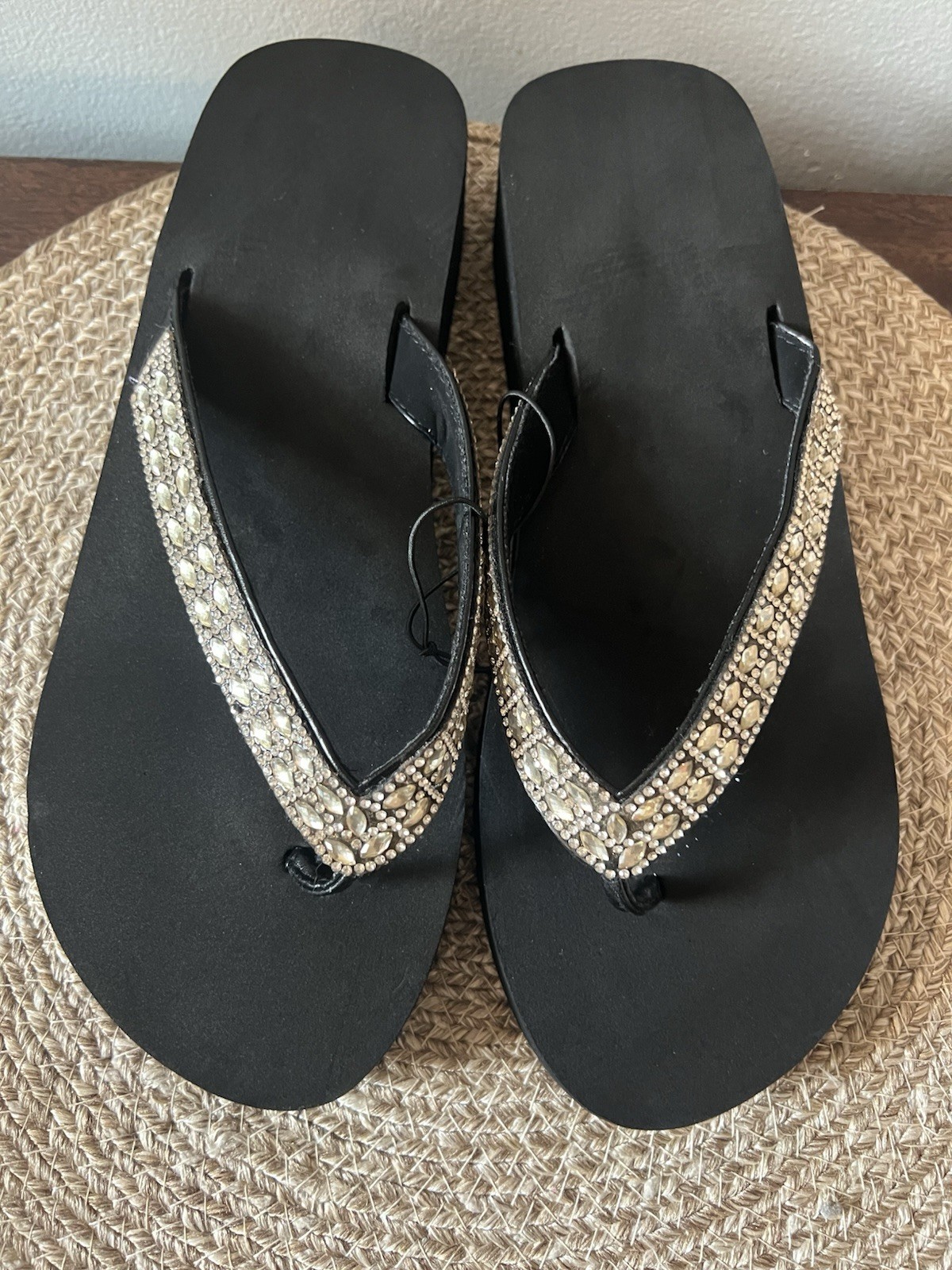 Women’s Black Rhinestone Flip Flop Sandals Slip On Synthetic Upper Size 9-10
