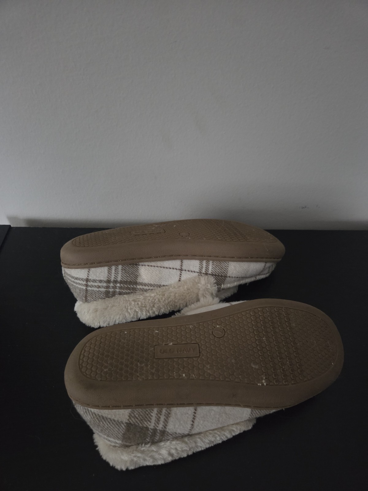 Faux-Fur Trim Moccasin Slippers Old Navy Size 7 Bow Detail Tan Plaid