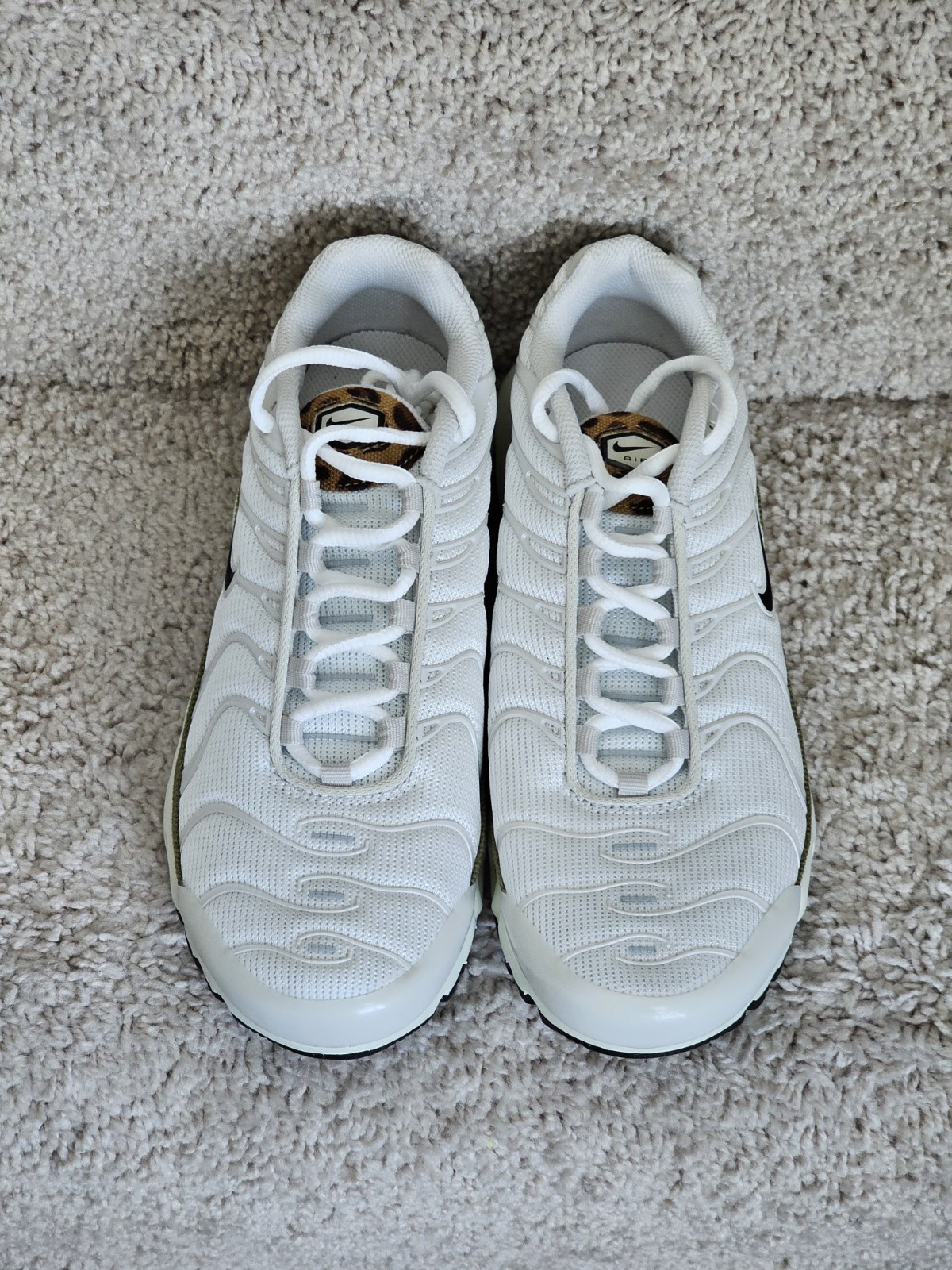 Nike Air Max Plus TN White Leopard Running Shoes DX9283-100 5Y Wmn 6.5 RARE