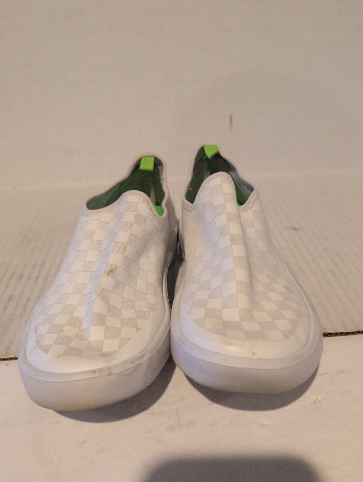 OOFOS OOmg eeZee Low White Checker Comfort Slip On Recovery Shoes Women’s US 6