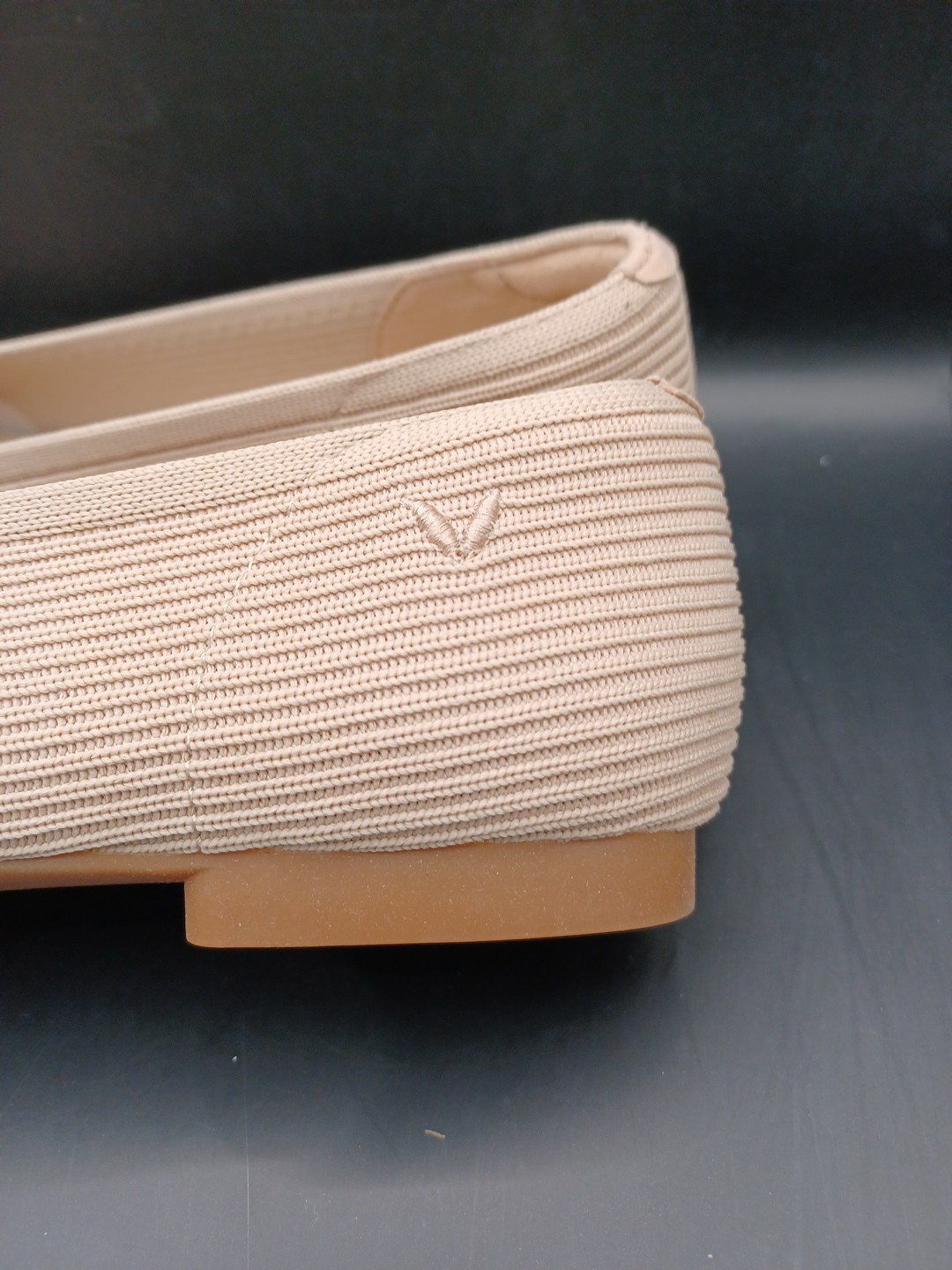 NEW Vivaia Margot 2.0 Square Toe V-Cut Flats – Almond Size 36 (US 5.5-6)