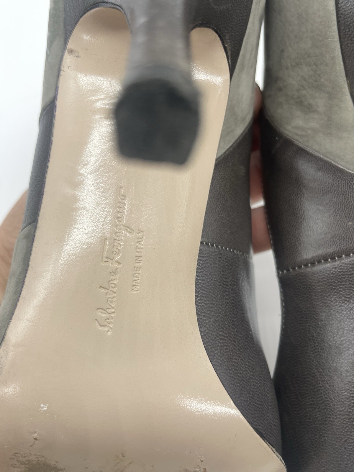 Salvatore Ferragamo Gray Italian Leather Heels Sz 9 Shoes Pumps Designer