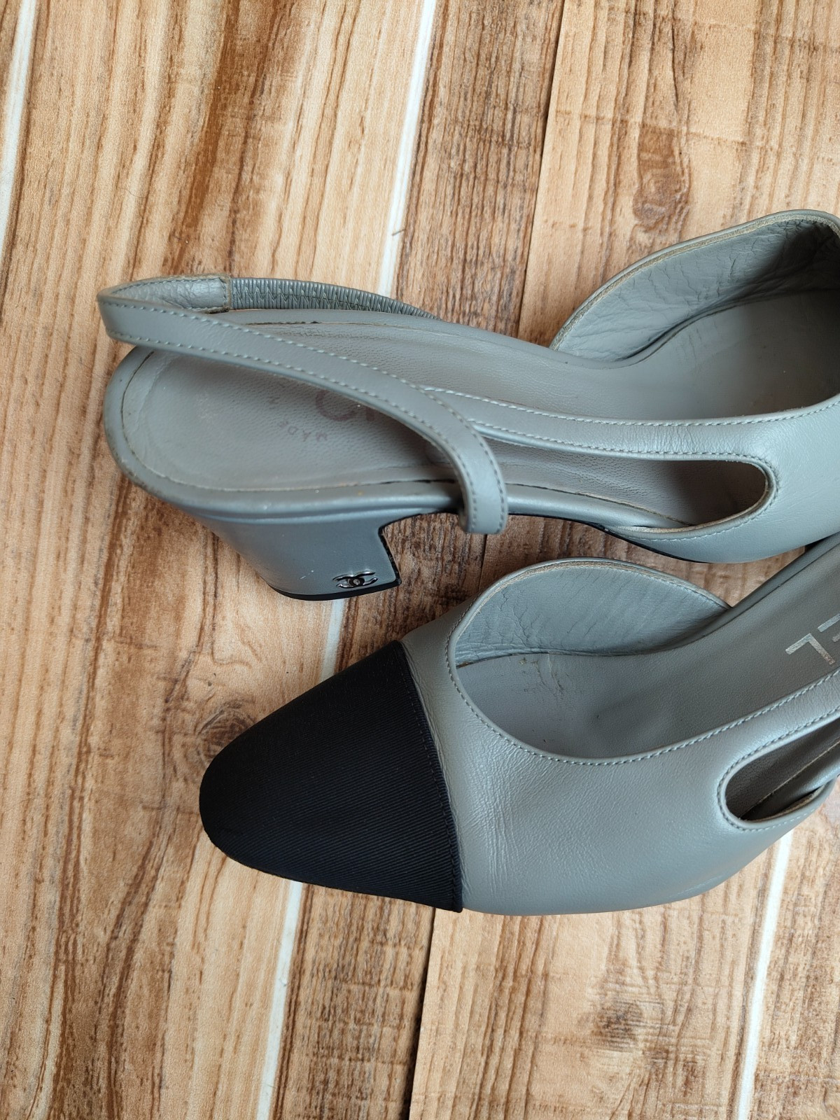 CHANEL Slingback Grosgrain CC Cap-toe Grey Leather Heels EU 36 US 6