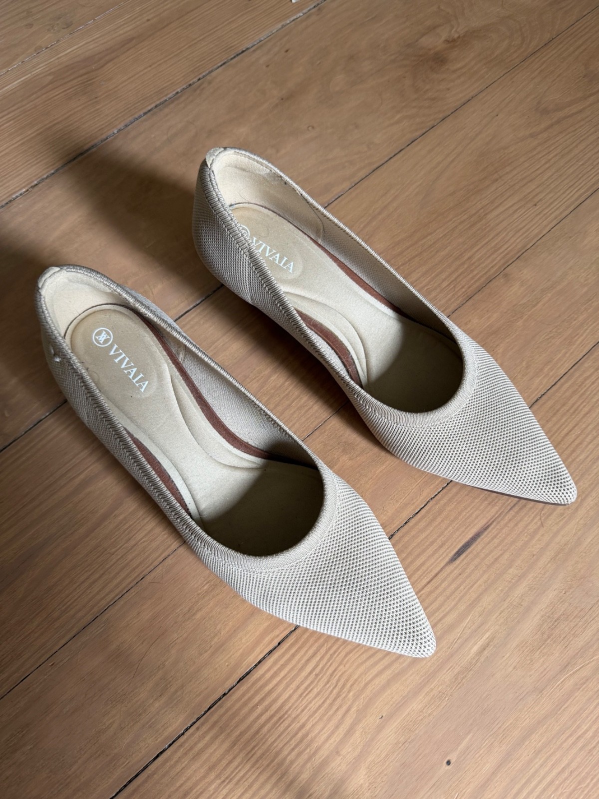 Vivaia Shoes for Women Pointed Toe Size 39.5 Ecru Tan Beige
