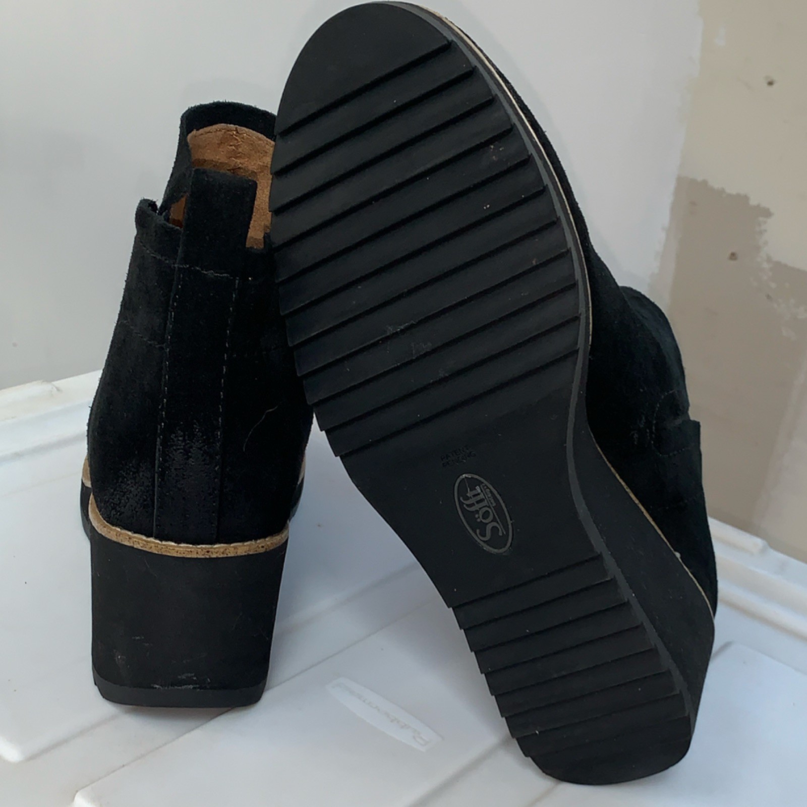 Söfft Black Suede Pull Tab 2.5 “Wedge Comfort Ankle Bootie Women Sz10