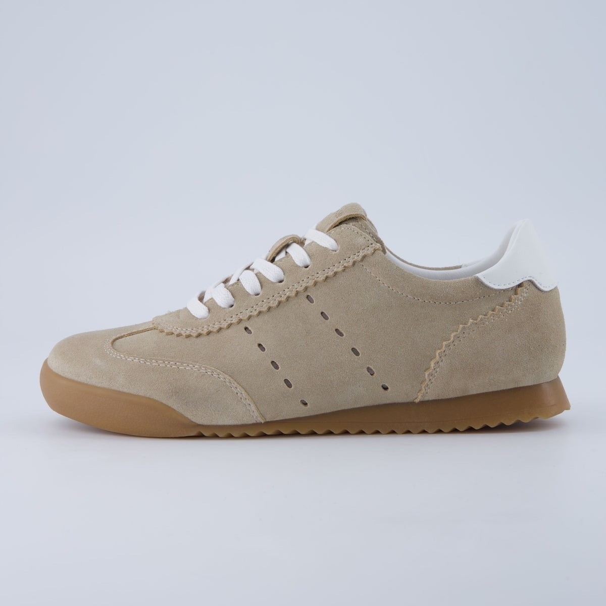 Cushionaire Tock Suede Sneaker Biscuit Tan Womens 8 M Retro Low Top Gum Sole NEW