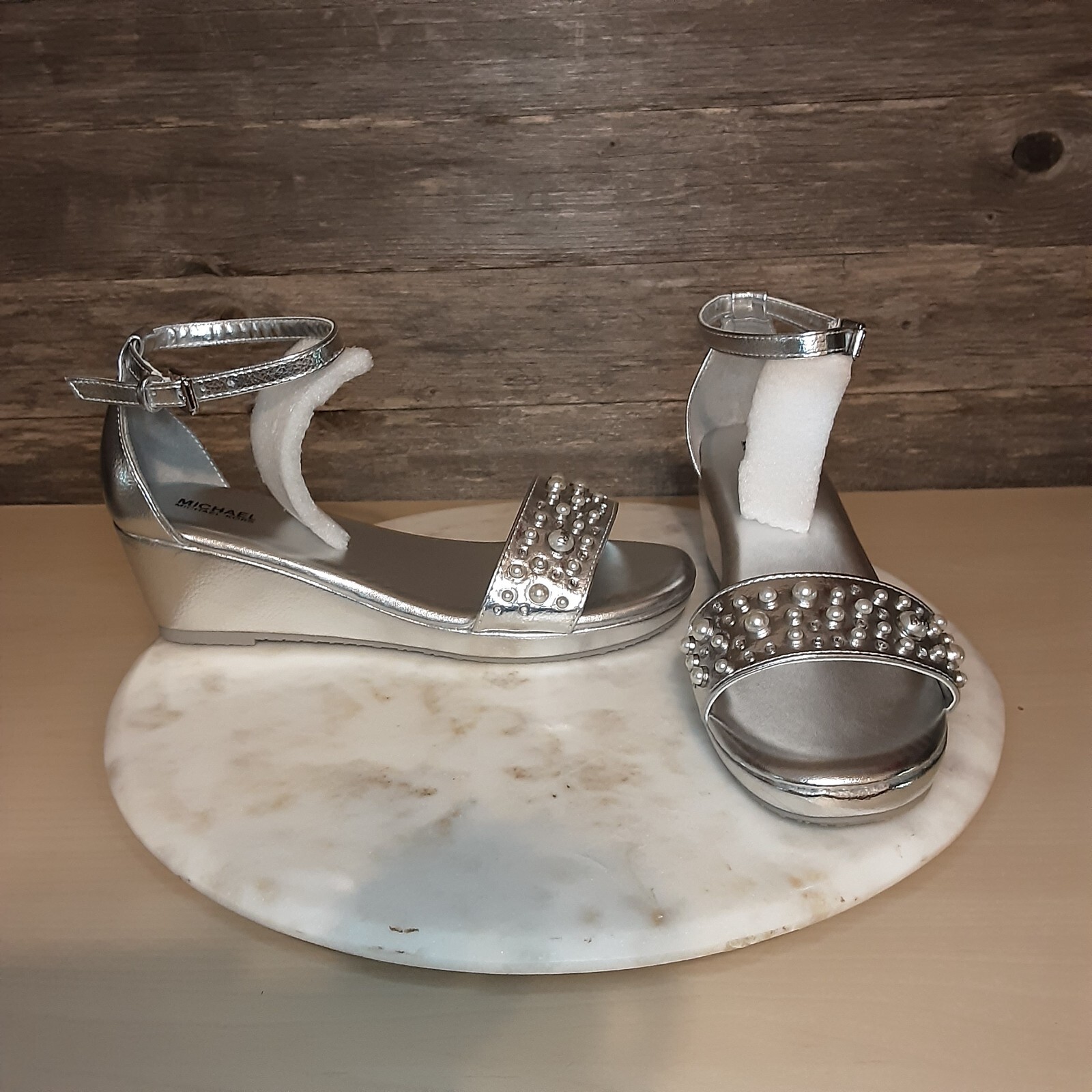 Michael Kors Women’s Silver Platform Shoe Size 5 Cate Choice-888