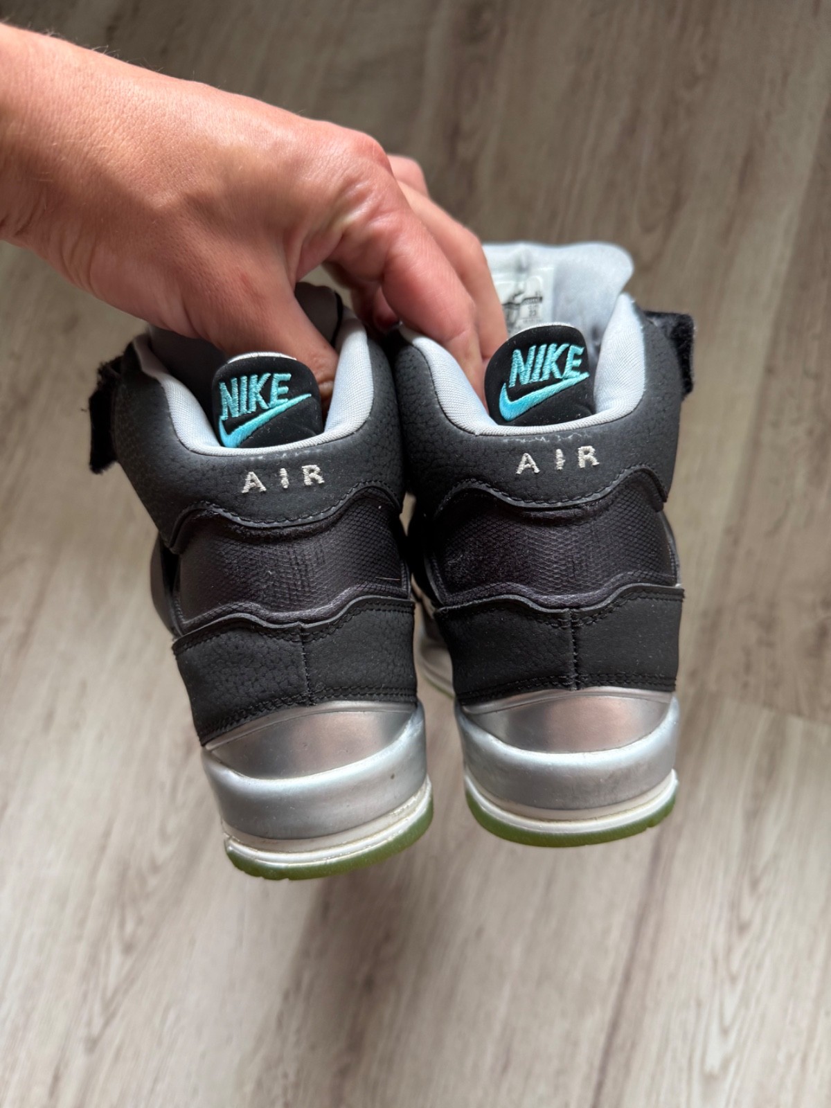 ws Nike Air Revolution Sky Hi size UK 3.5 US 6 23 cm rare