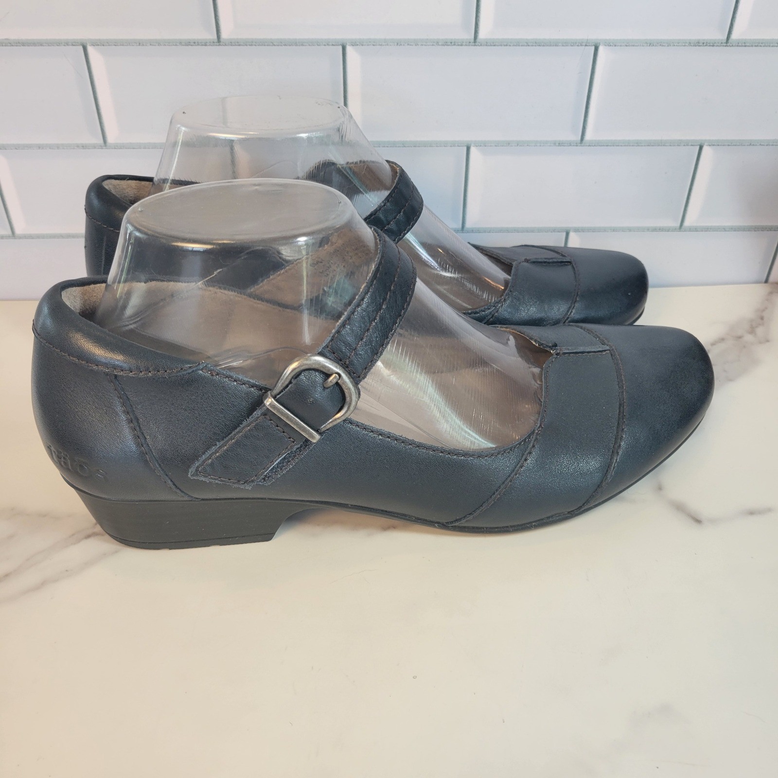 Taos Routine Navy Blue Leather Mary Jane Shoes US 9 Comfort Hook & Eye