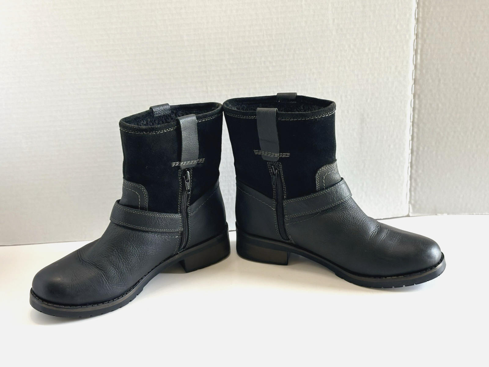 WRANGLER Women’s 7.5 Black Leather Strap Buckle Lined Moto Biker Ankle Boots