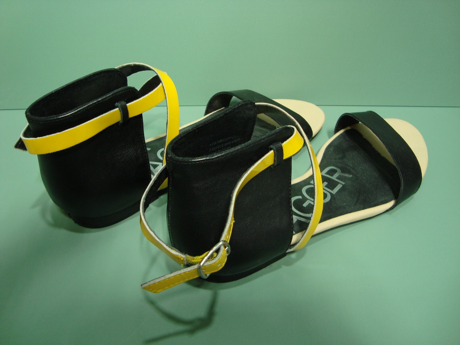 Kelsi Dagger Shoes Yellow / Black 8.5