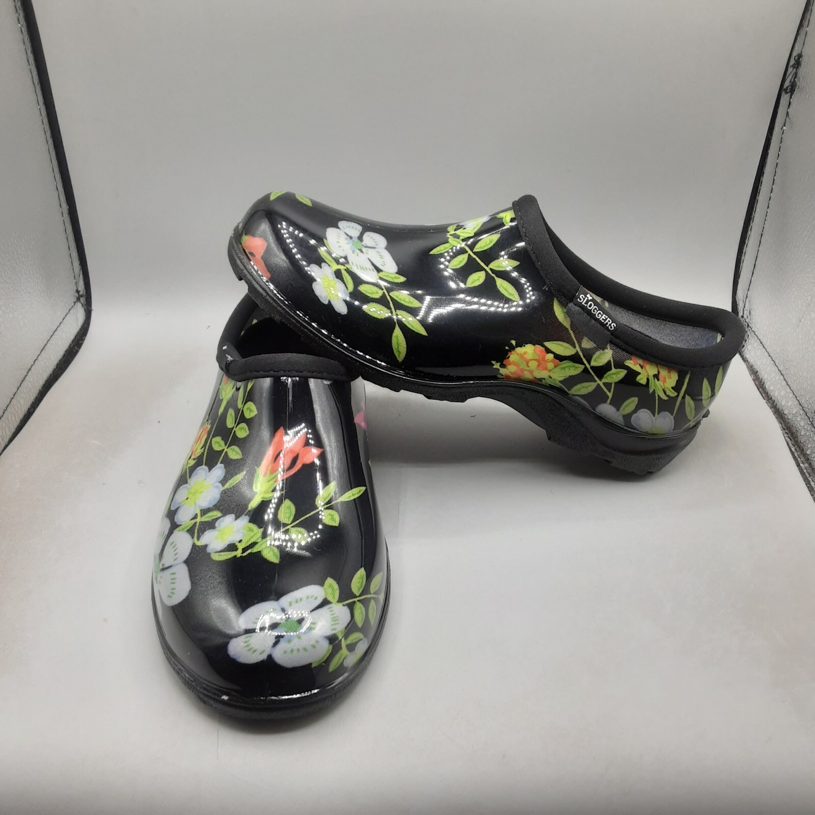 Sloggers Garden Clogs Women’s 6M Black Floral 2 A64