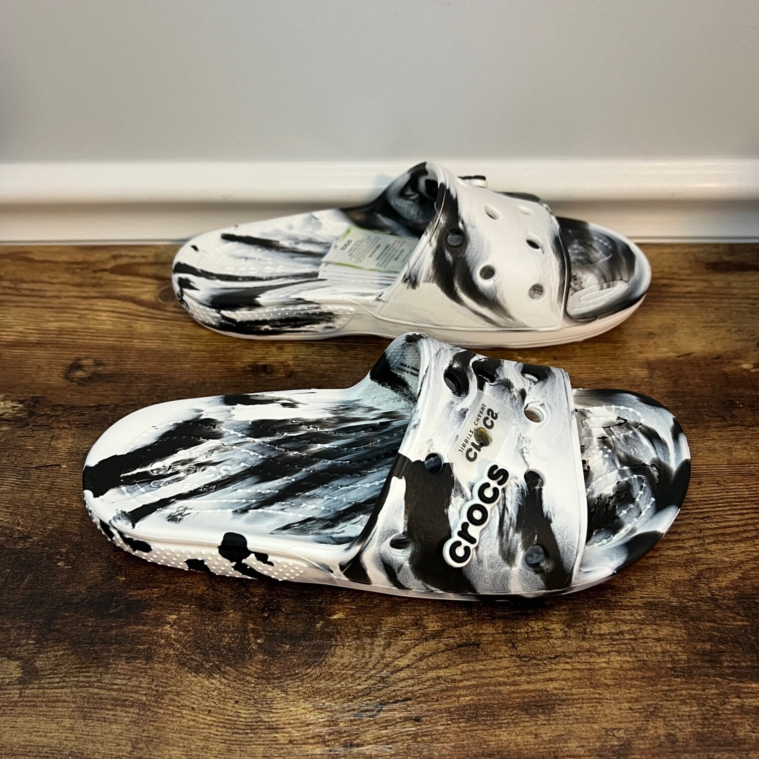 Crocs Classic Marbled Slide Sandals Clog White Black Size M5/W7 M6/W8 M7/W9 NEW
