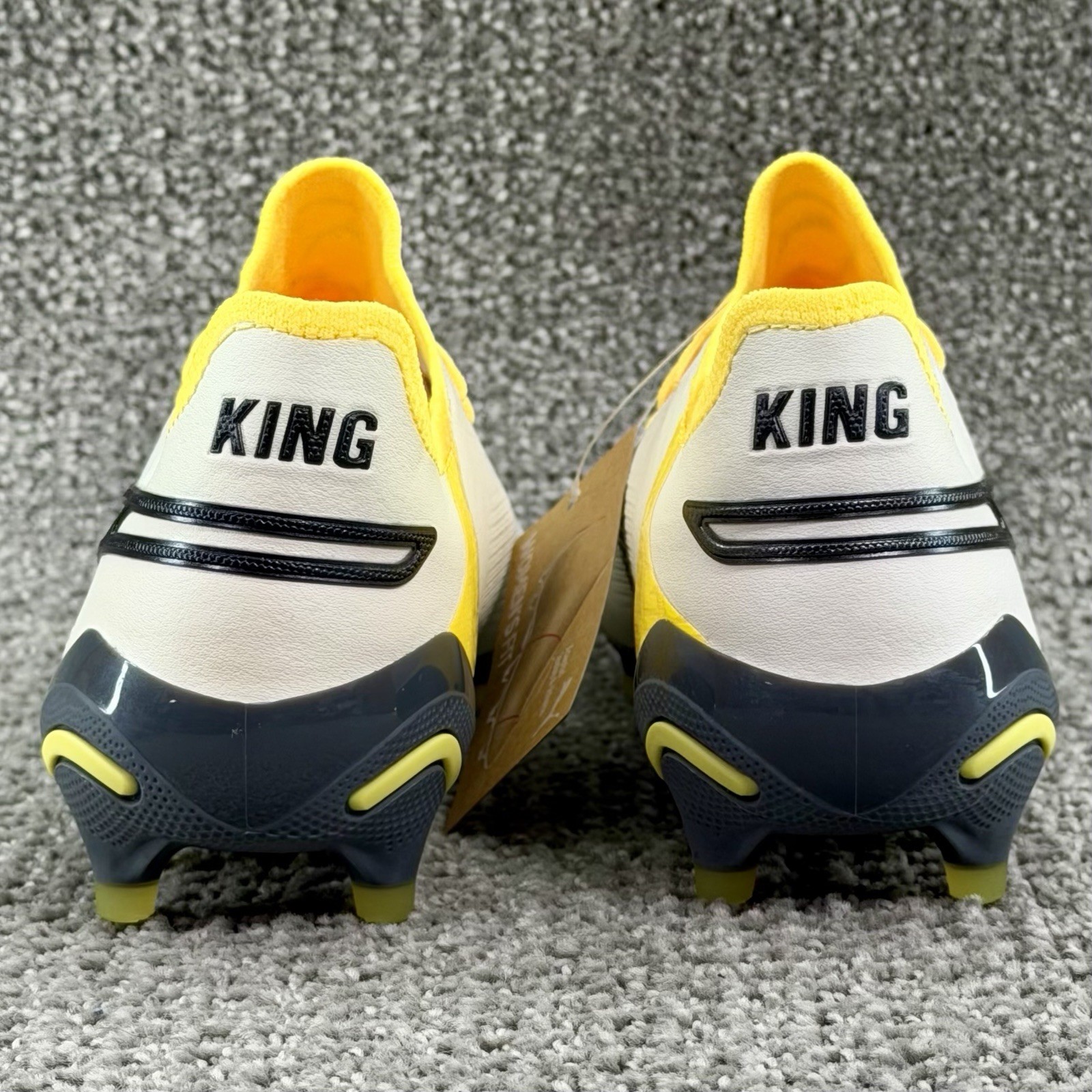 Puma King Ultimate FG/AG Voltage Pack Soccer Cleats 107565-03 Women’s Size 8