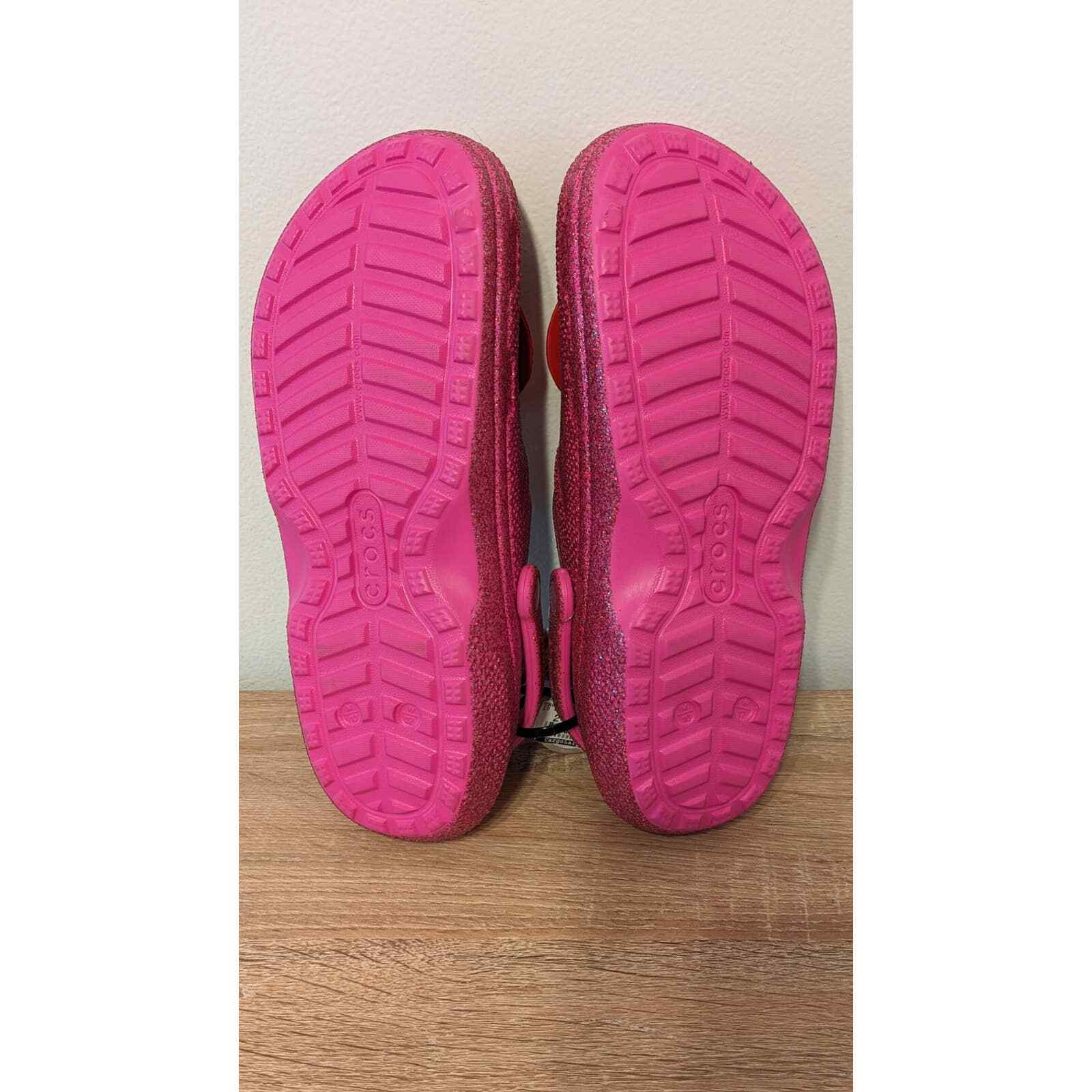 NWT Crocs Classic Lined V-Day Clogs size M10/W12