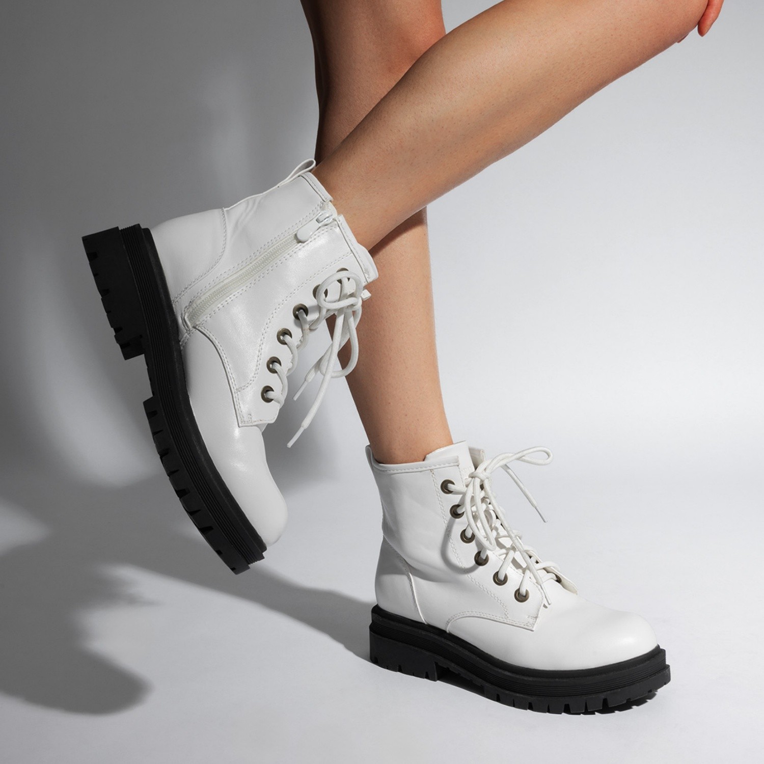 Women Lace Up Faux Leather Military Combat Boots Classic Side Zipper Ankle Boots