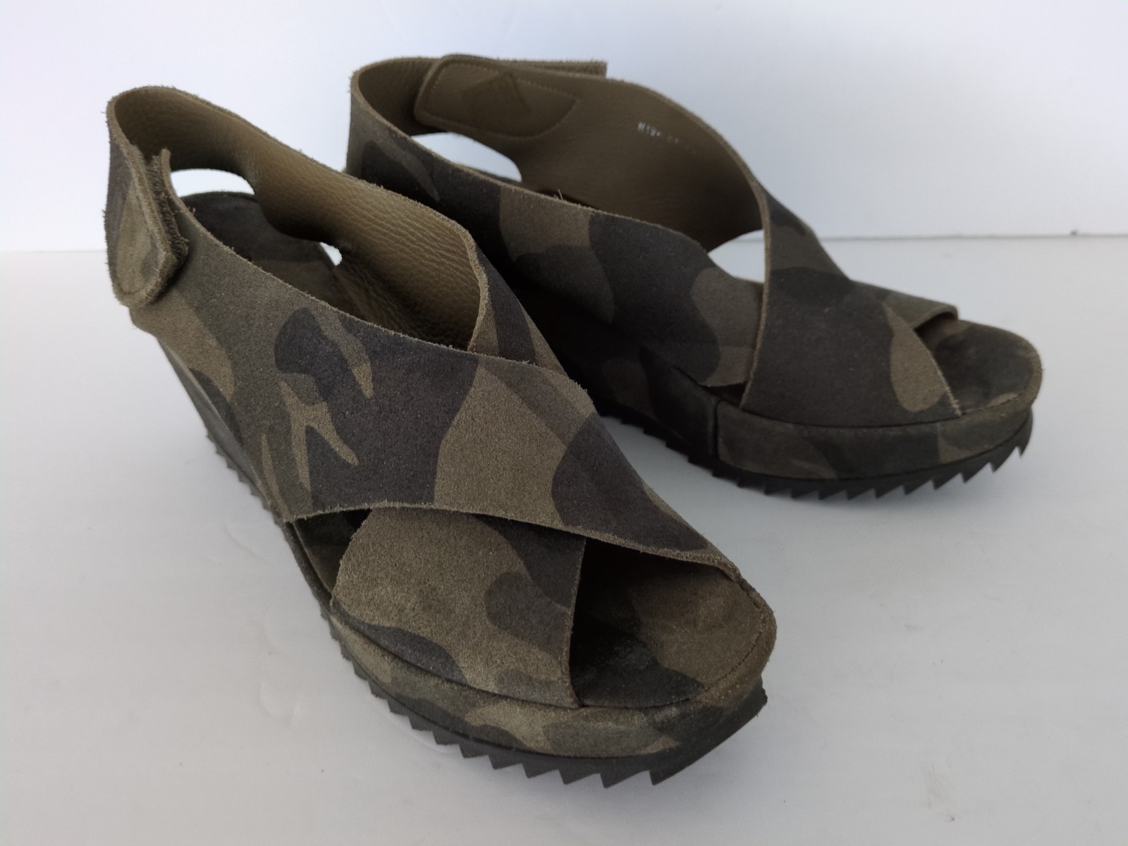 PEDRO GARCIA Federica Camo Platform Wedge Sandal SUEDE size 37.5 (KS5)