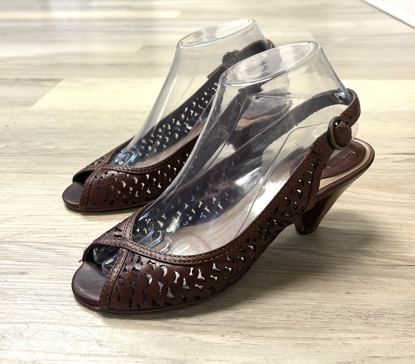 Frye Sandals Maya Brown Leather Cutout Slingback Pumps Studded Women Sz 7.5M